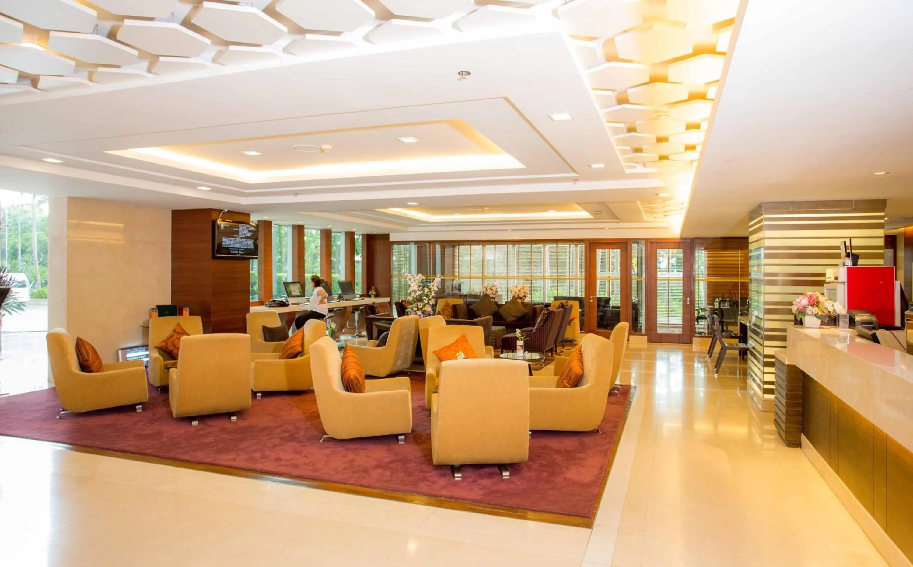 Lobby or reception in The Grand Fourwings Convention Hotel Bangkok