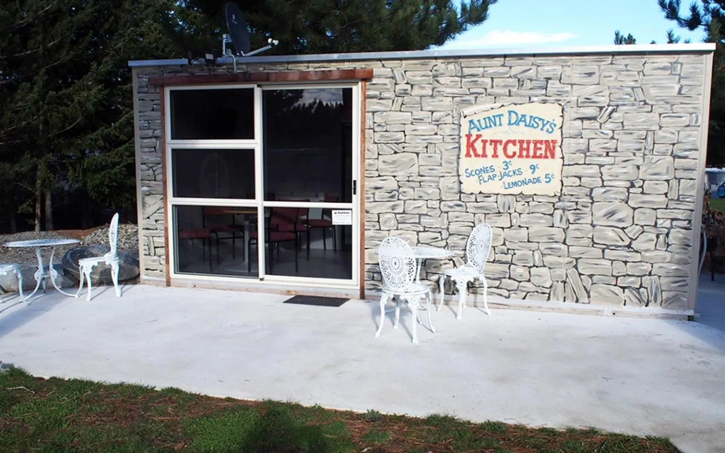 kitchen in Lake Ruataniwha Holiday Park