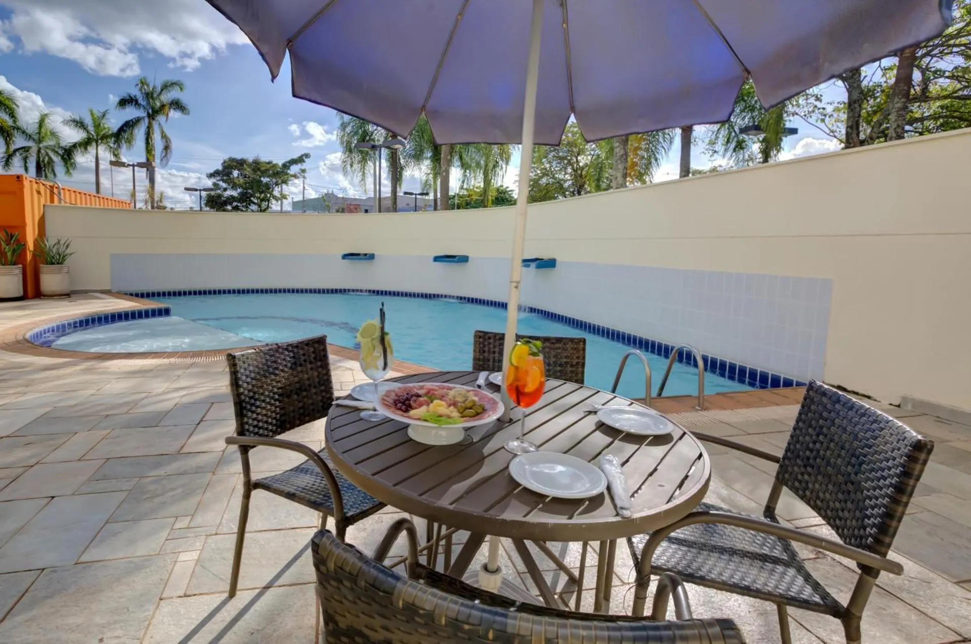 Swimming pool in Comfort Franca