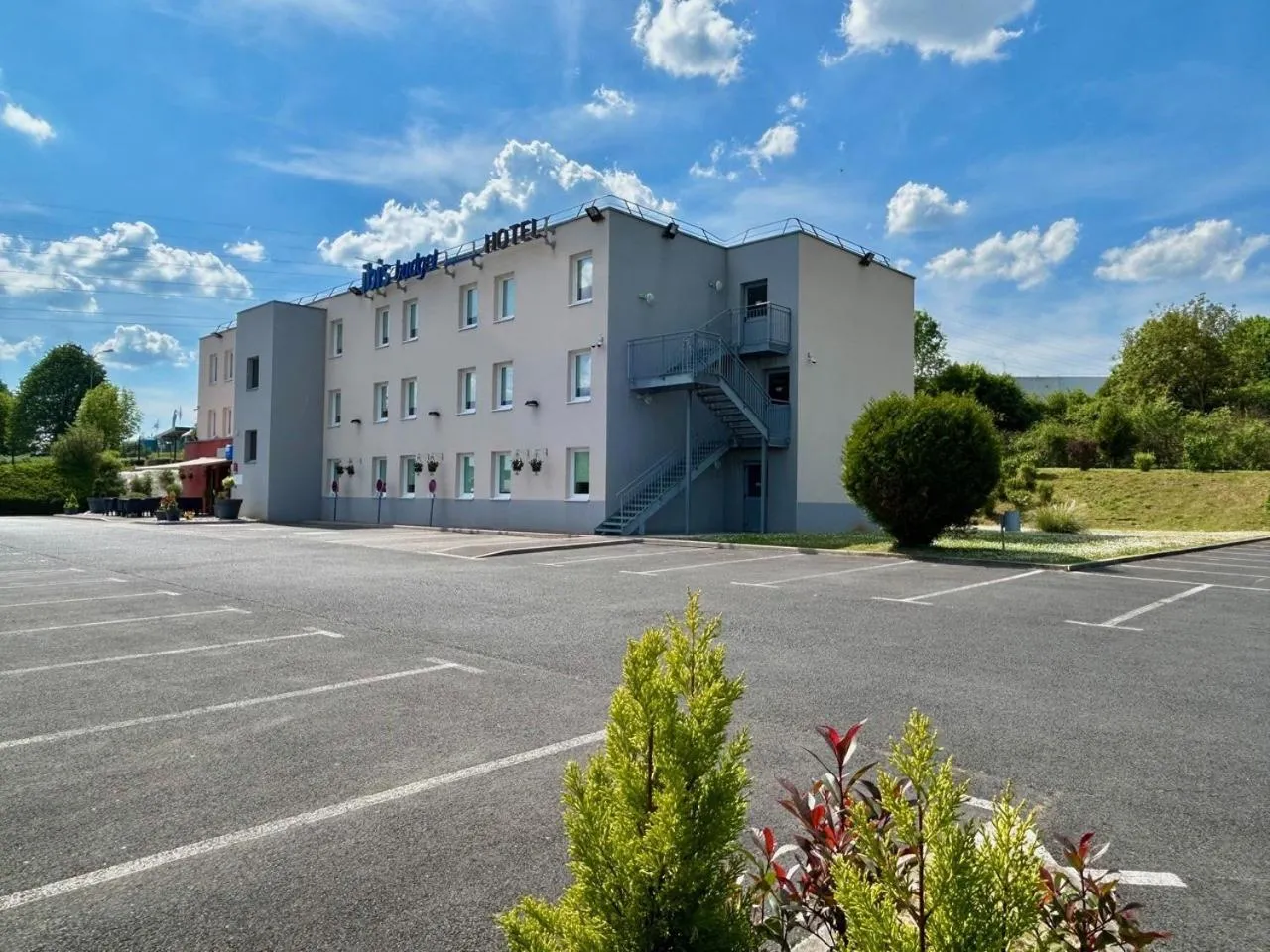 Garden in ibis budget Noyon