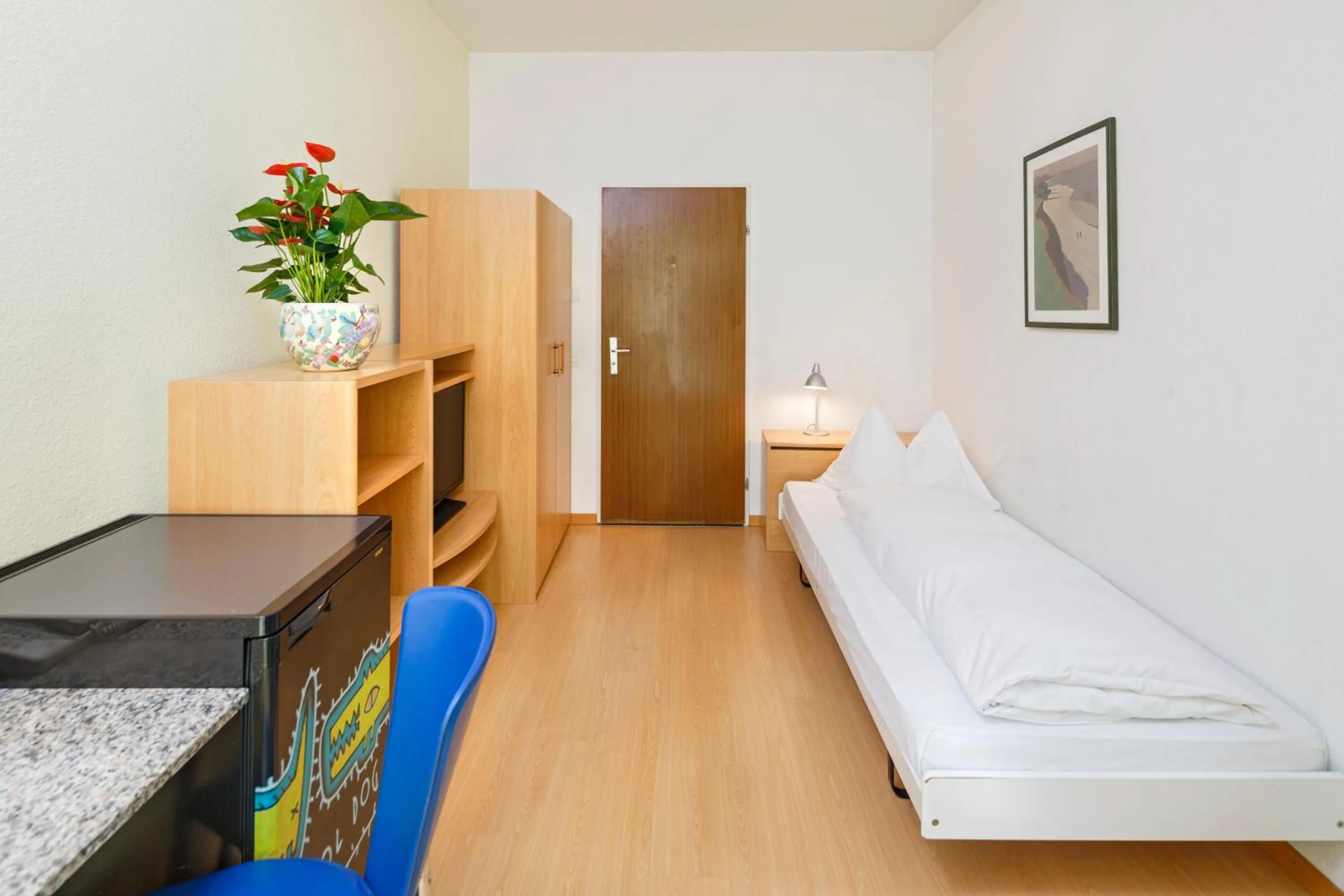 Photo of the whole room, Bed in Residence zum Löwen