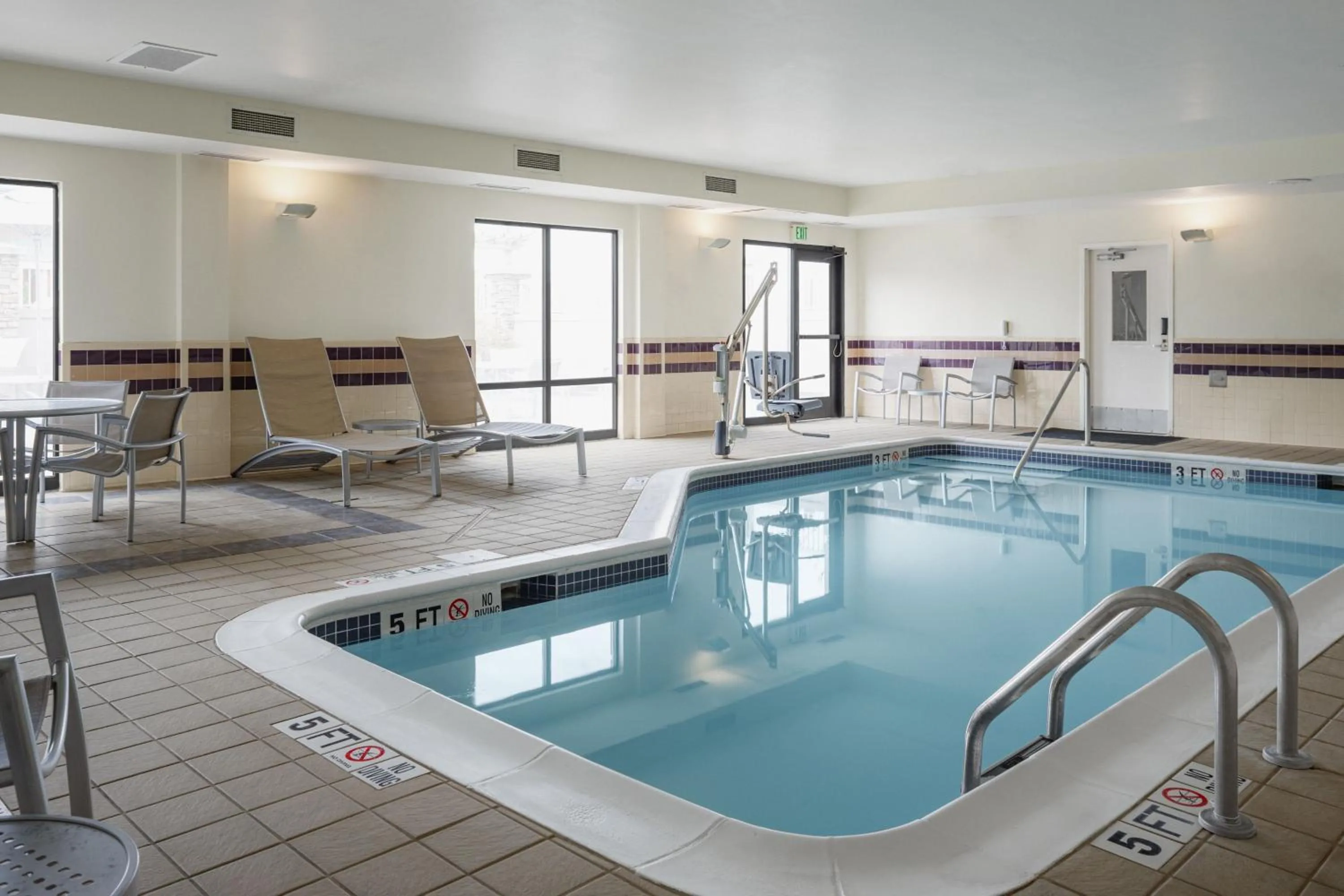 Swimming pool in SpringHill Suites Knoxville At Turkey Creek