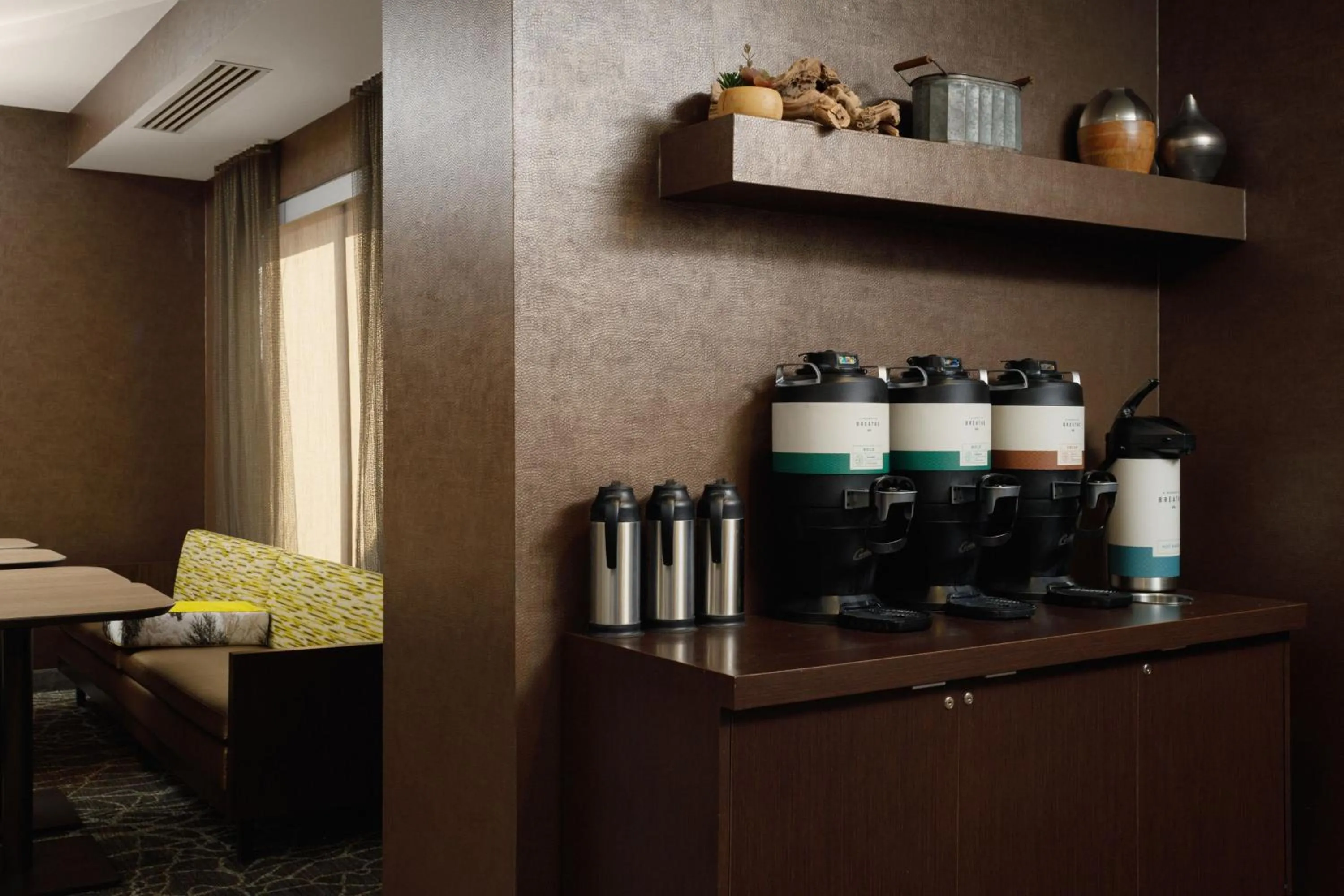 Lounge or bar in SpringHill Suites Knoxville At Turkey Creek