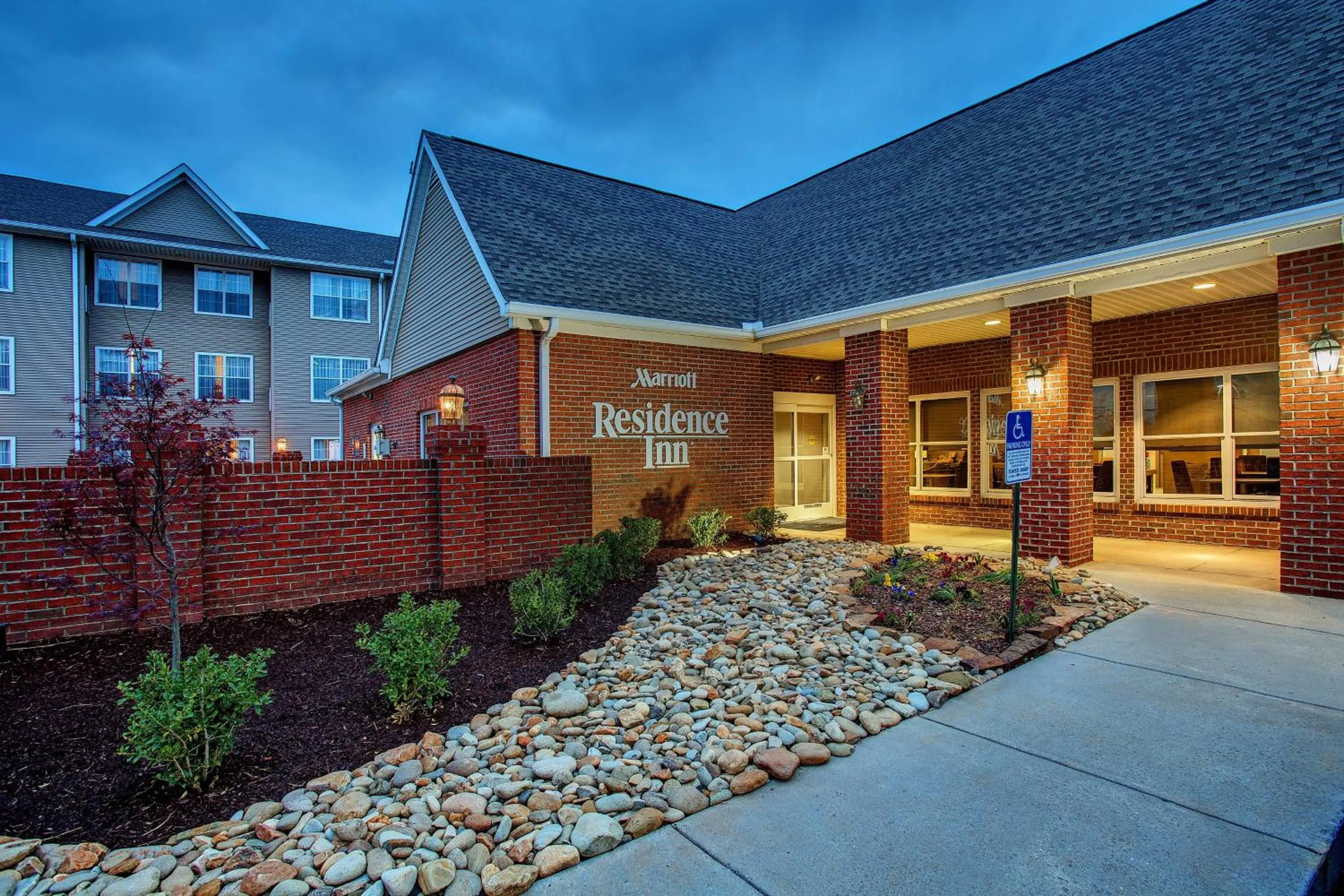 Property building in Residence Inn Knoxville Cedar Bluff