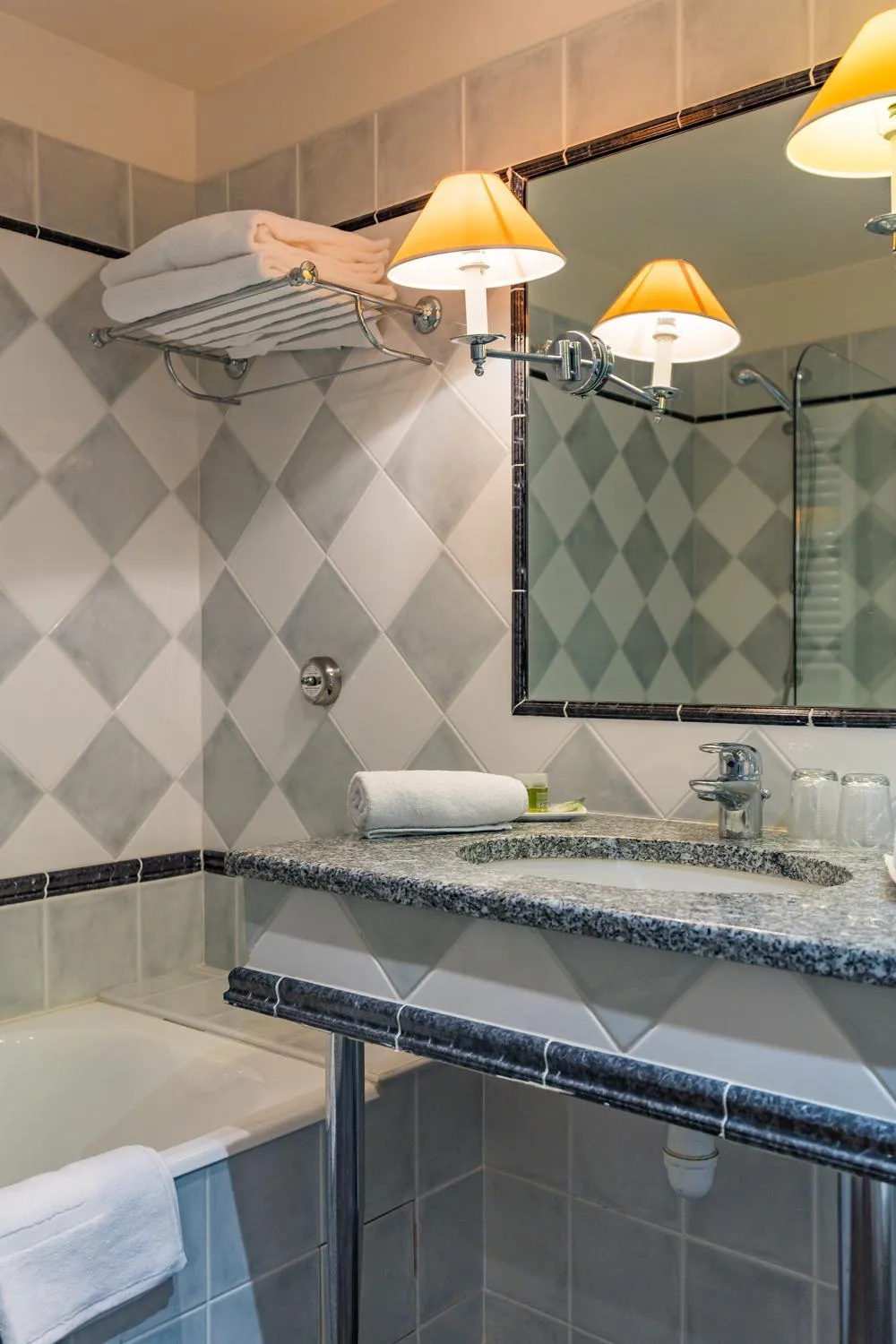 Bathroom in Hôtel Le D'Avaugour