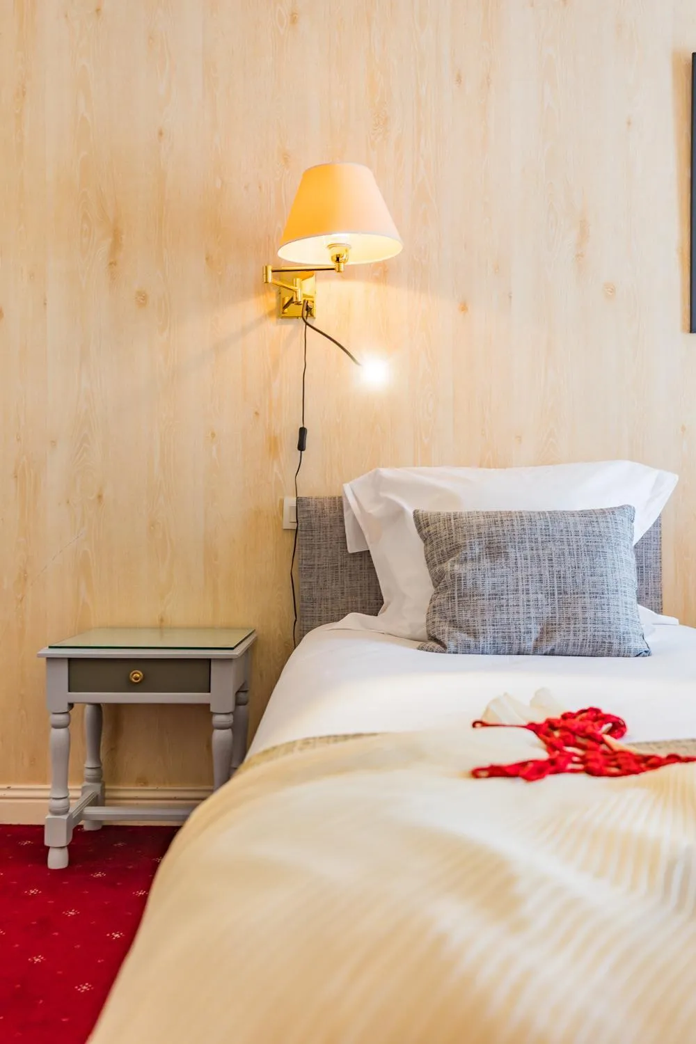 Bedroom, Bed in Hôtel Le D'Avaugour