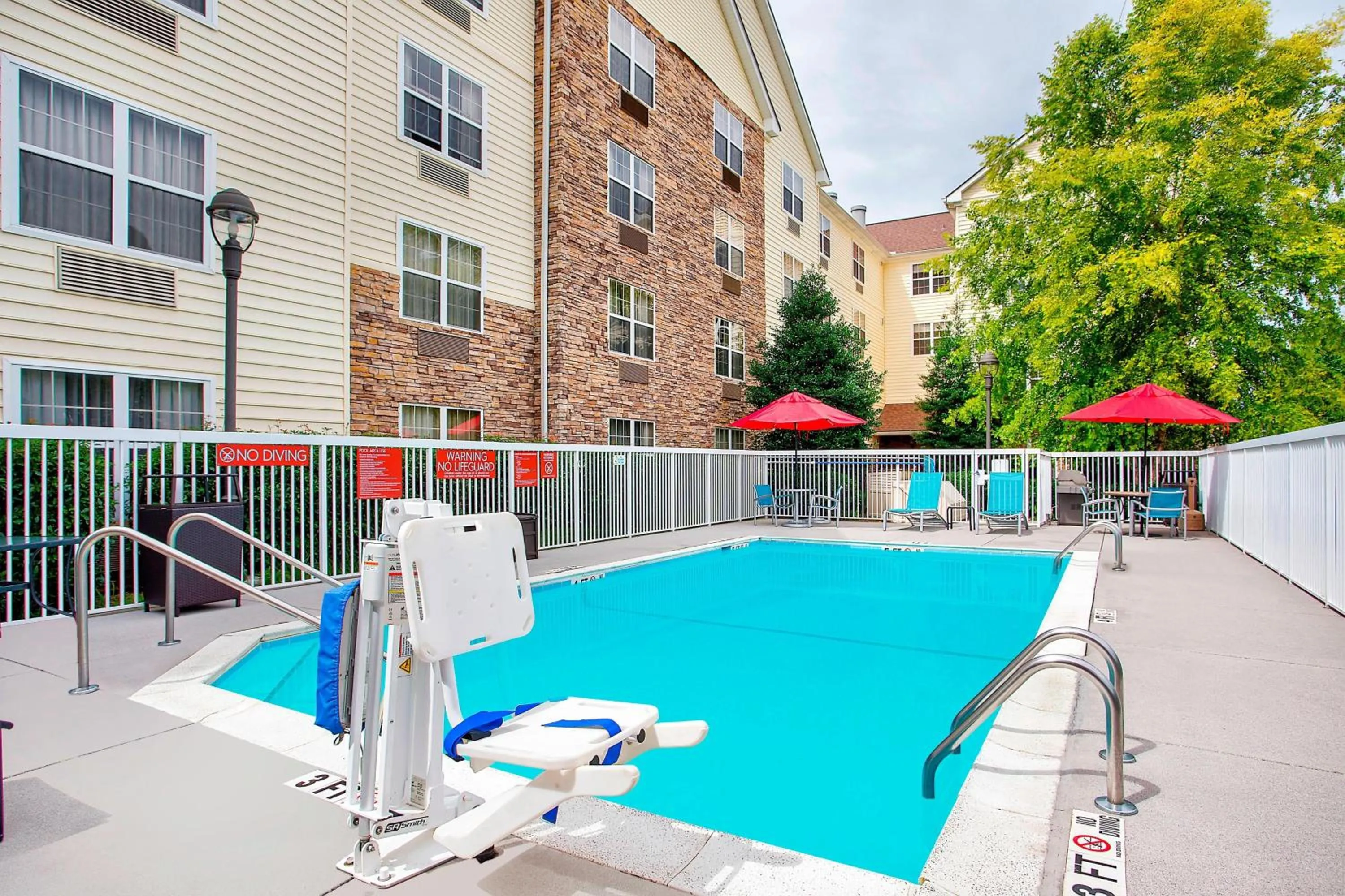 Swimming pool in TownePlace Suites Knoxville Cedar Bluff