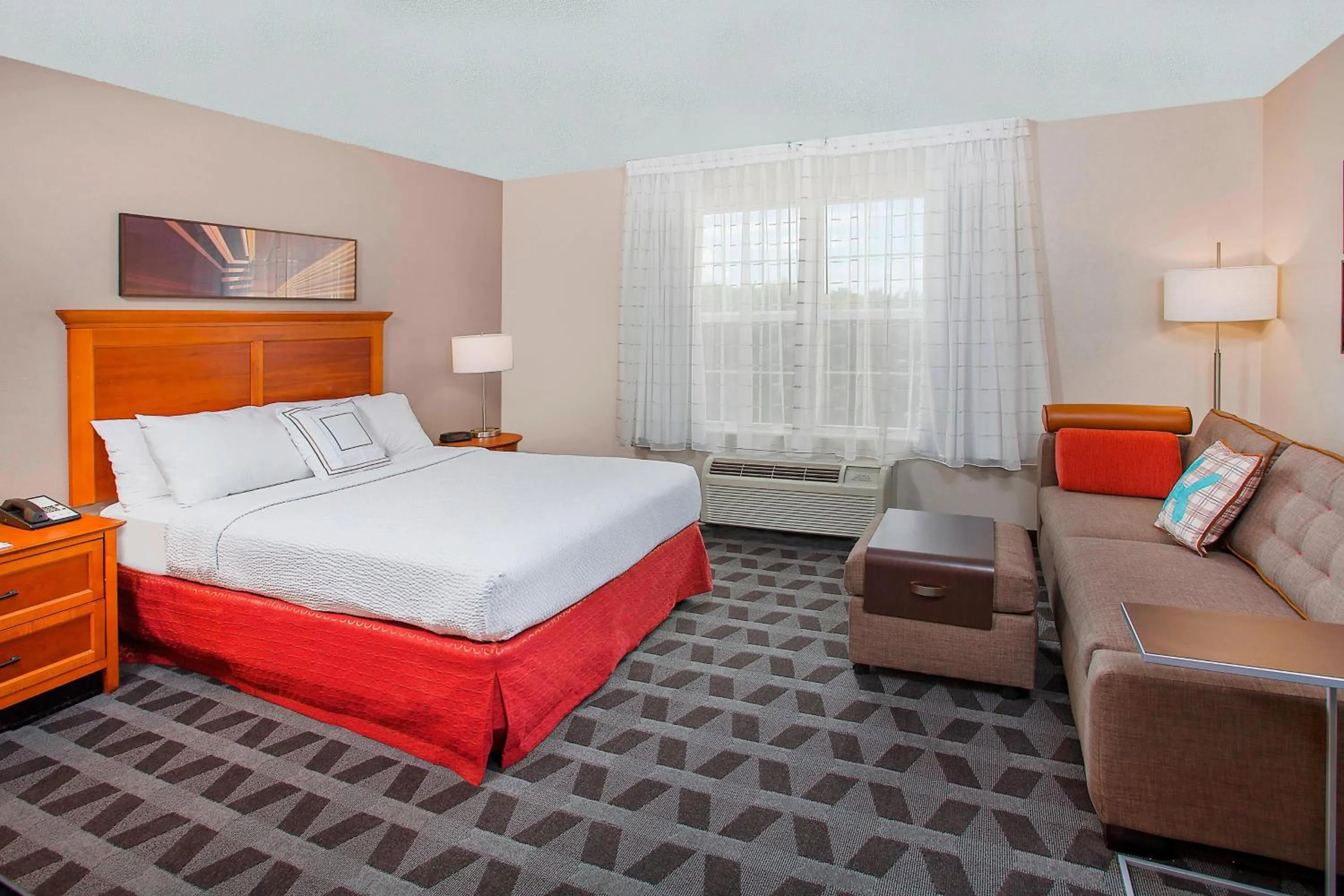 Photo of the whole room, Bed in TownePlace Suites Knoxville Cedar Bluff