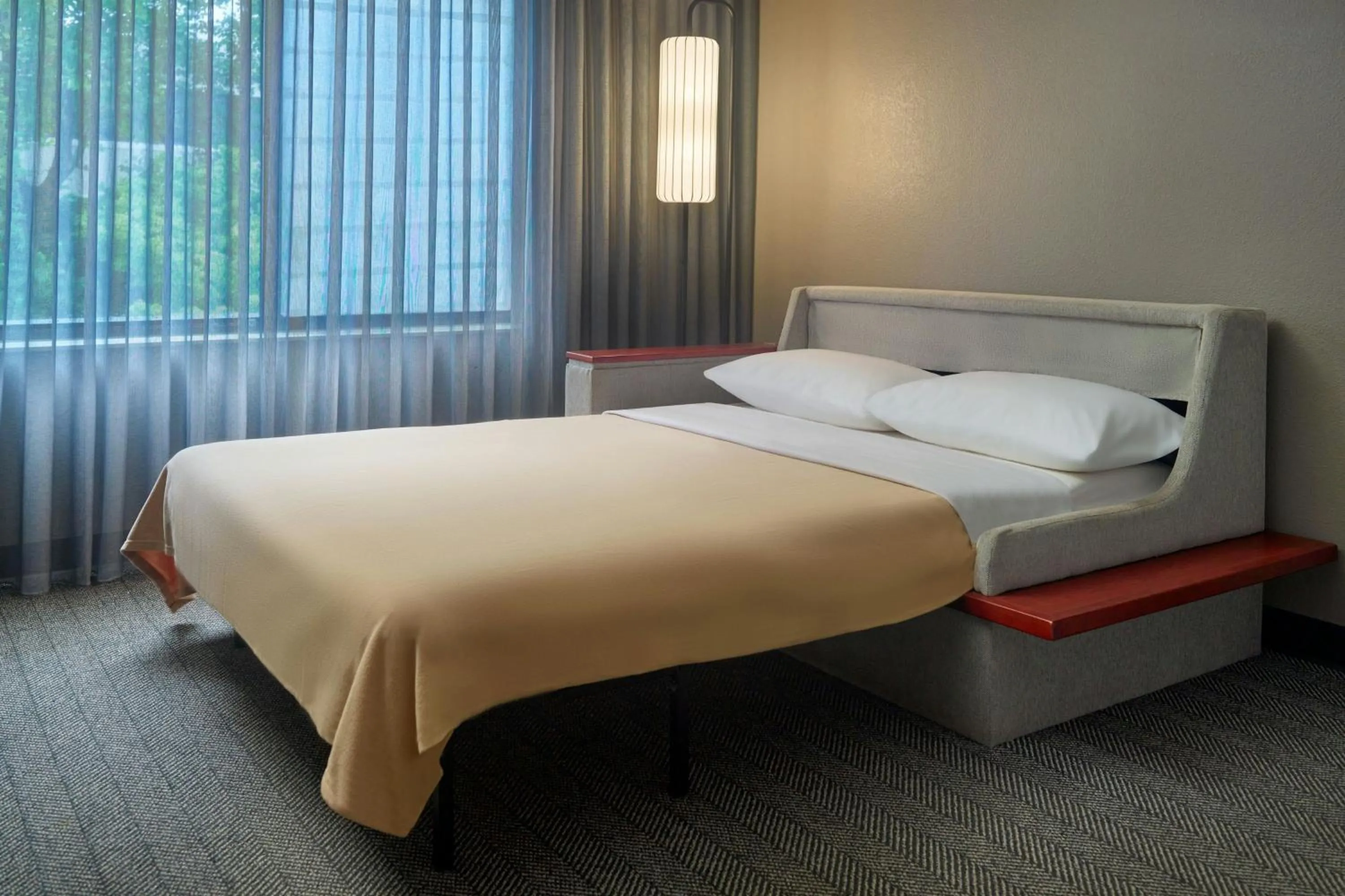 Photo of the whole room, Bed in Courtyard by Marriott Frederick