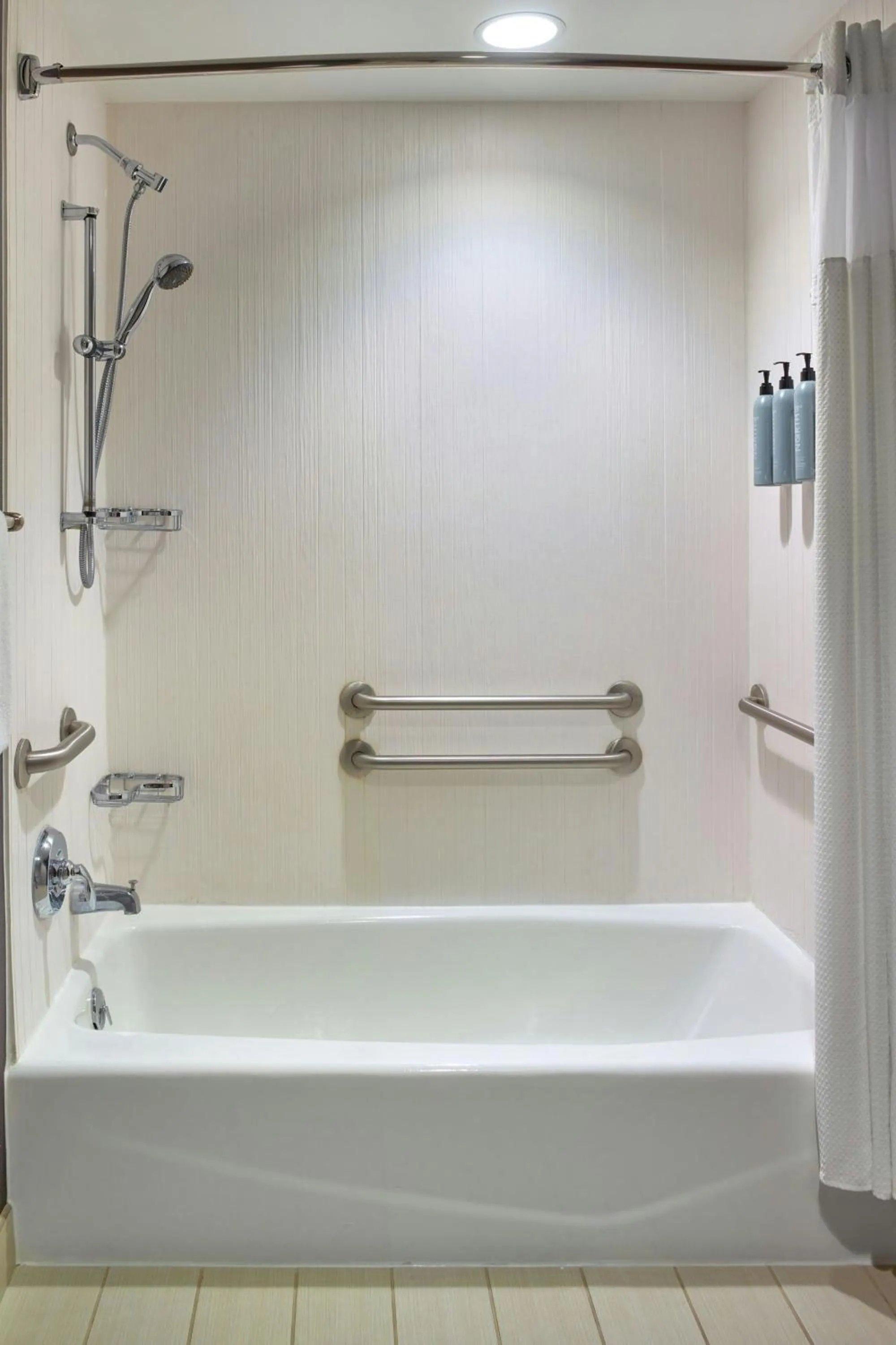 Lounge or bar in Courtyard by Marriott Frederick