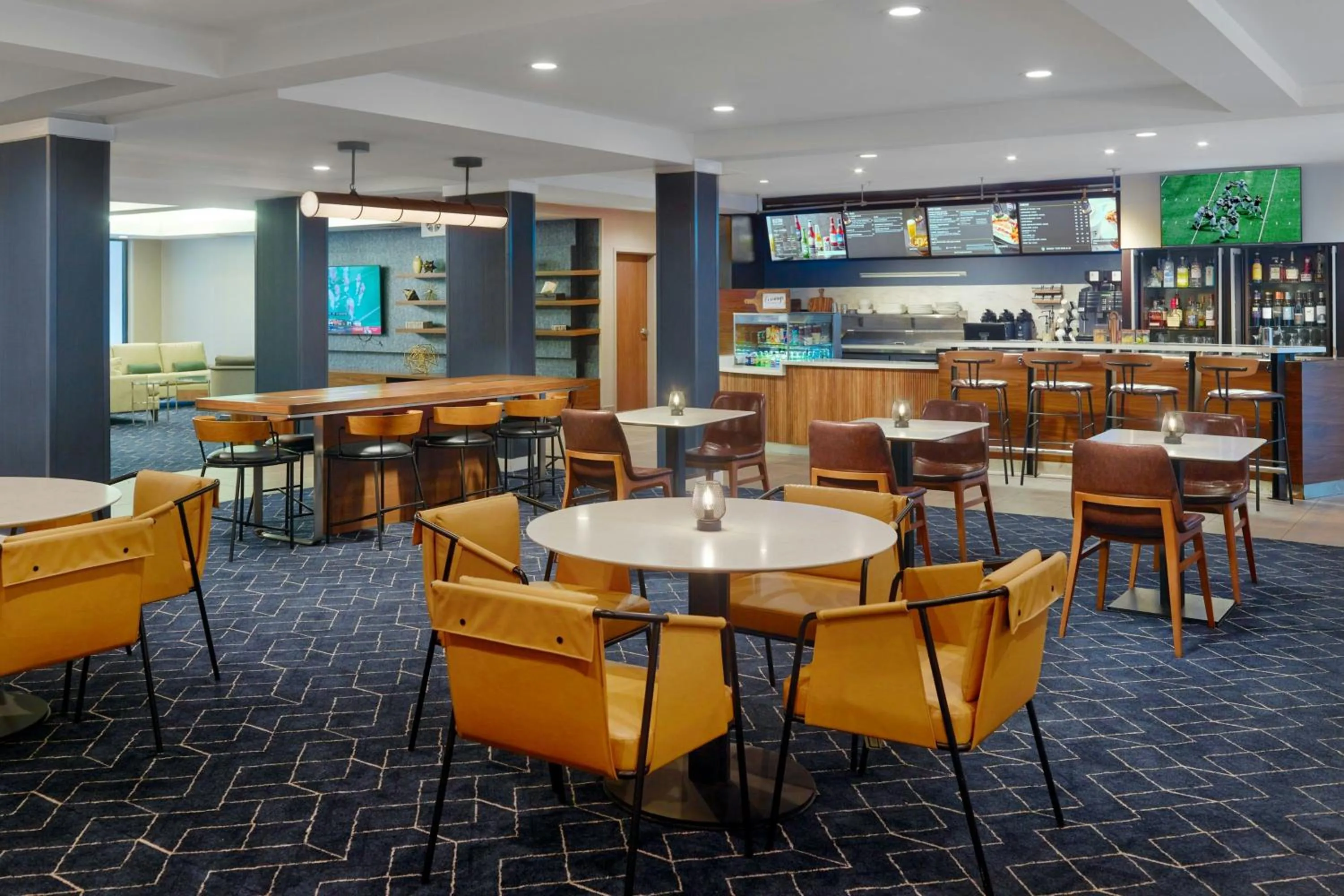 Restaurant/places to eat in Courtyard by Marriott Frederick