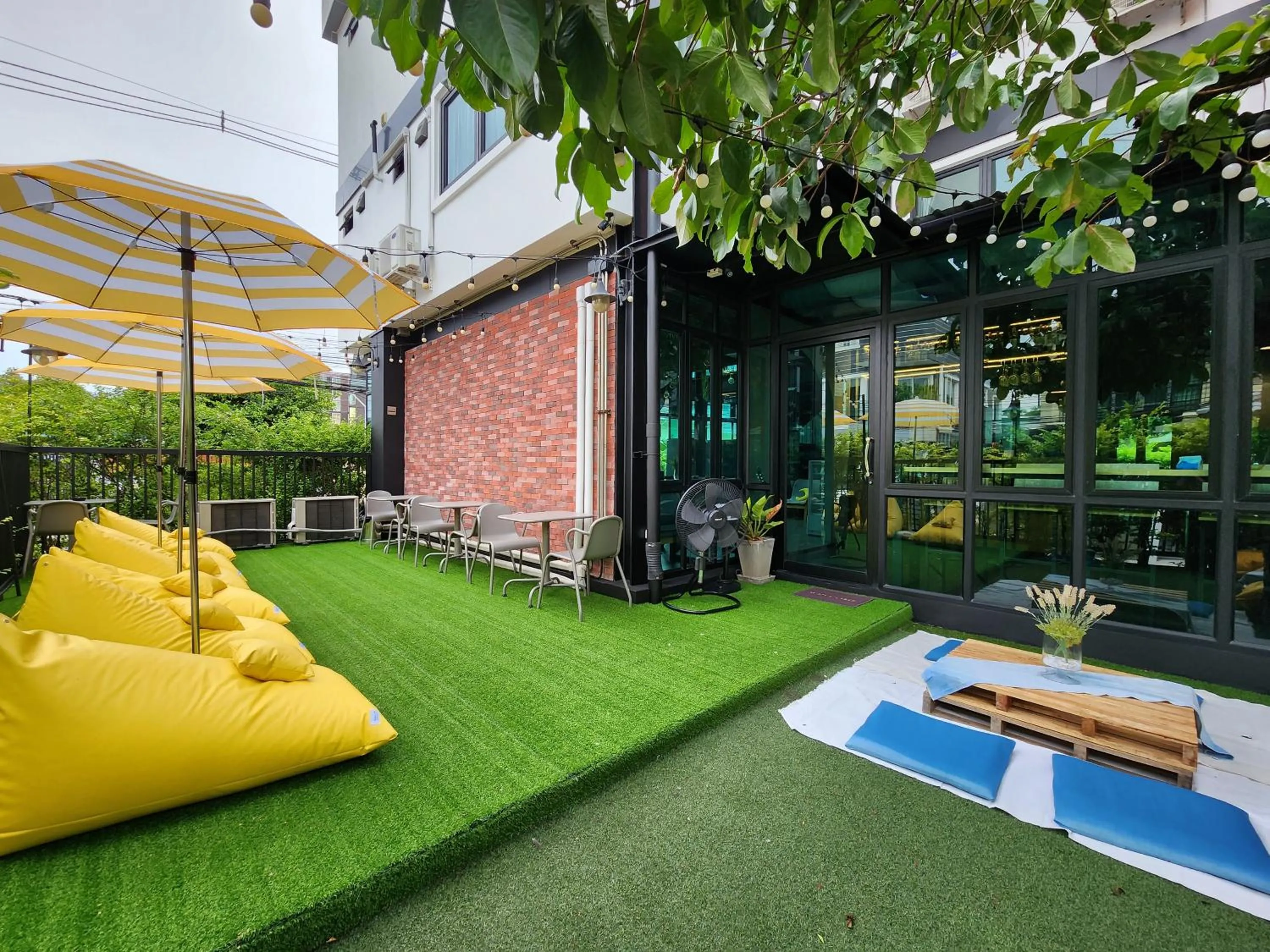 Garden in Wayha Hostel Don Mueang Airport