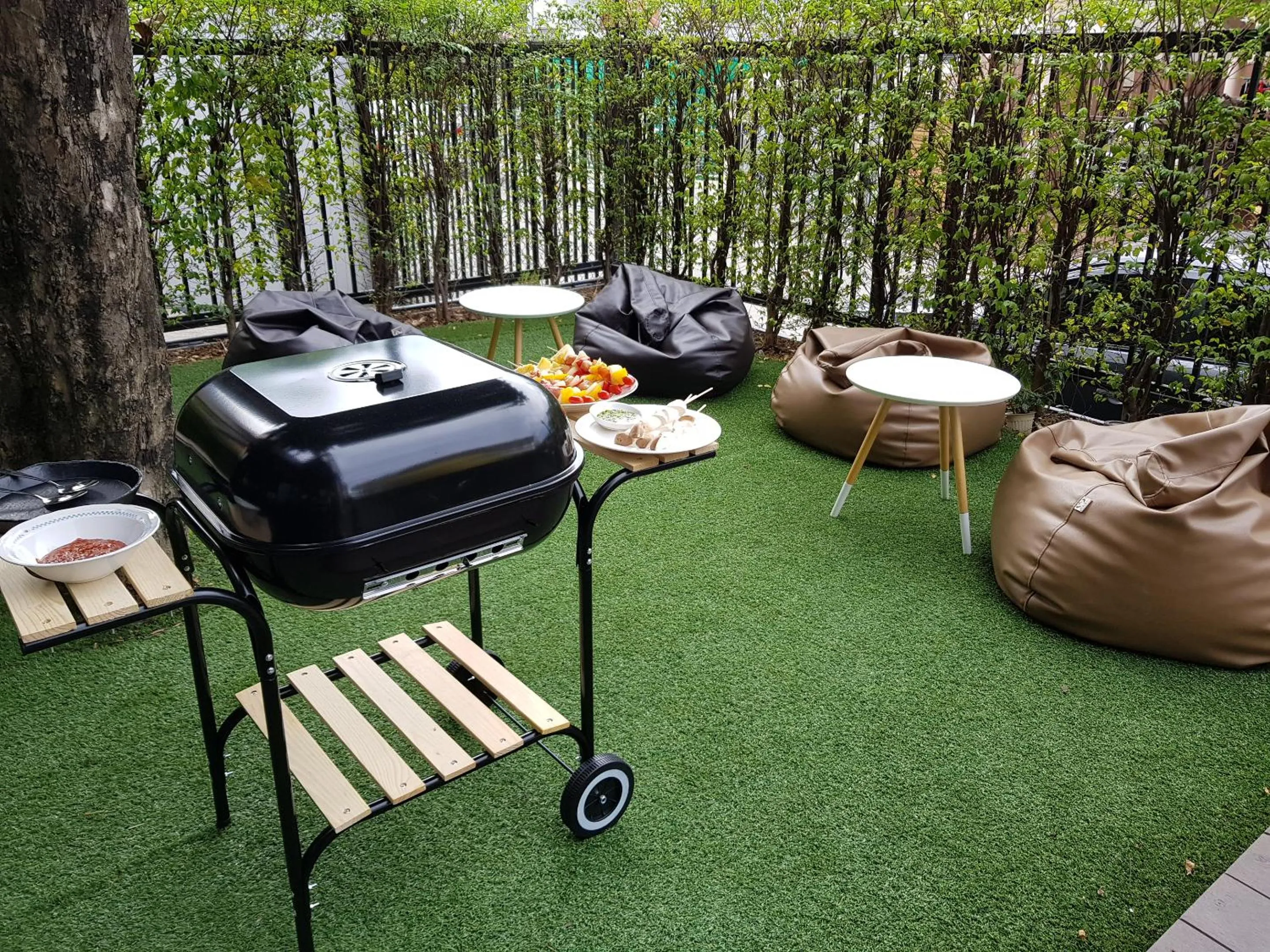 BBQ facilities in Wayha Hostel Don Mueang Airport