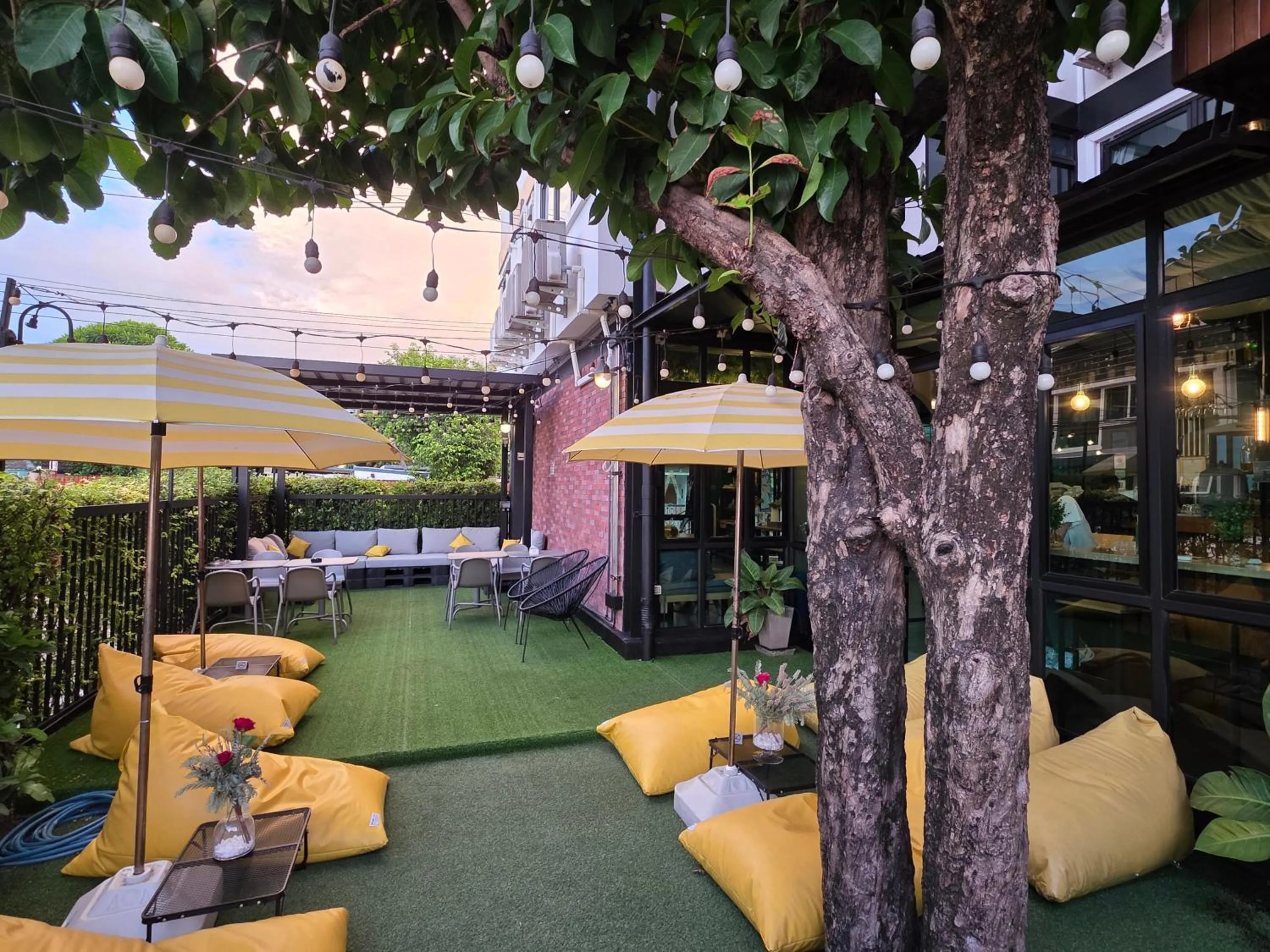 Garden in Wayha Hostel Don Mueang Airport