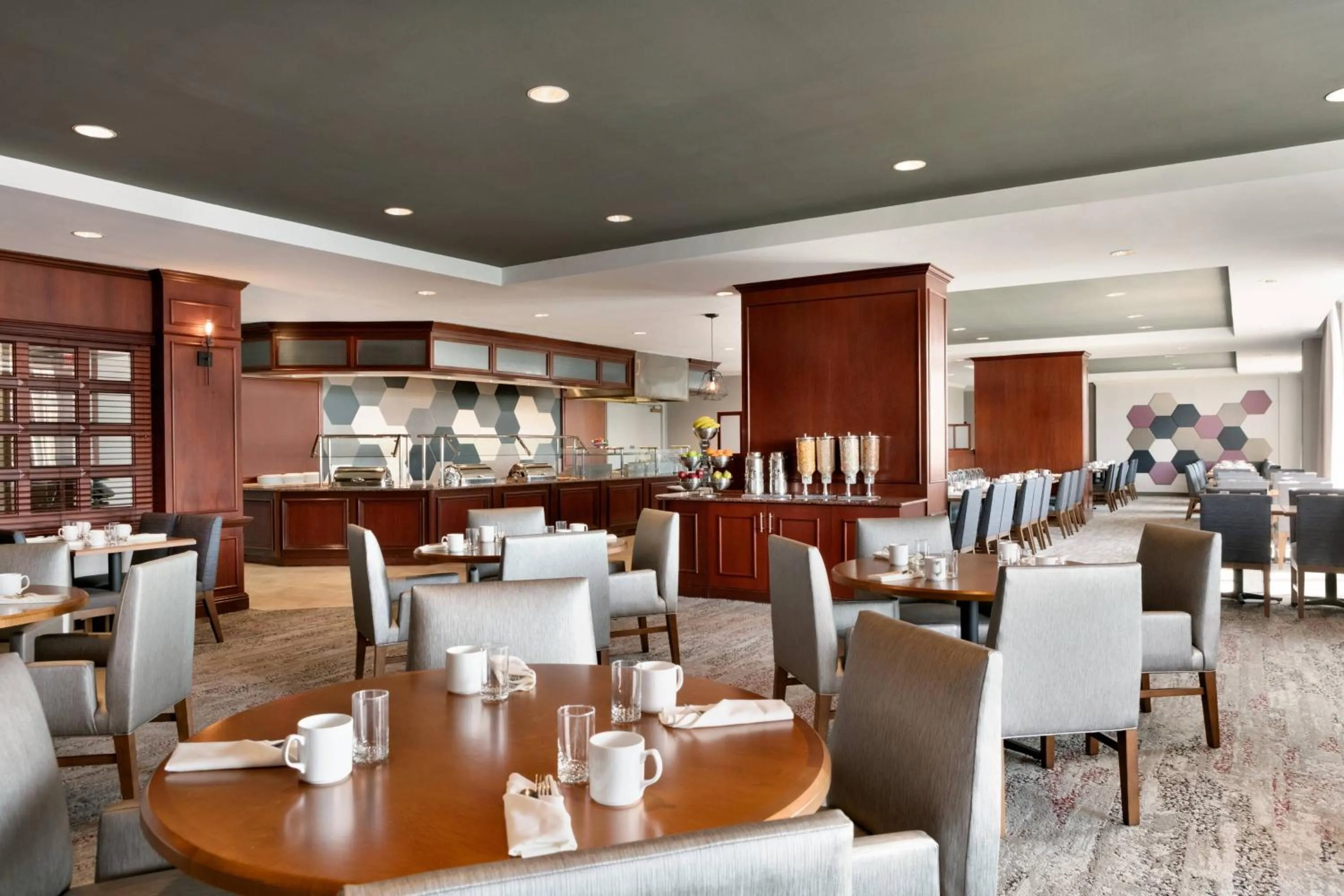 Restaurant/places to eat in Courtyard by Marriott Tysons McLean