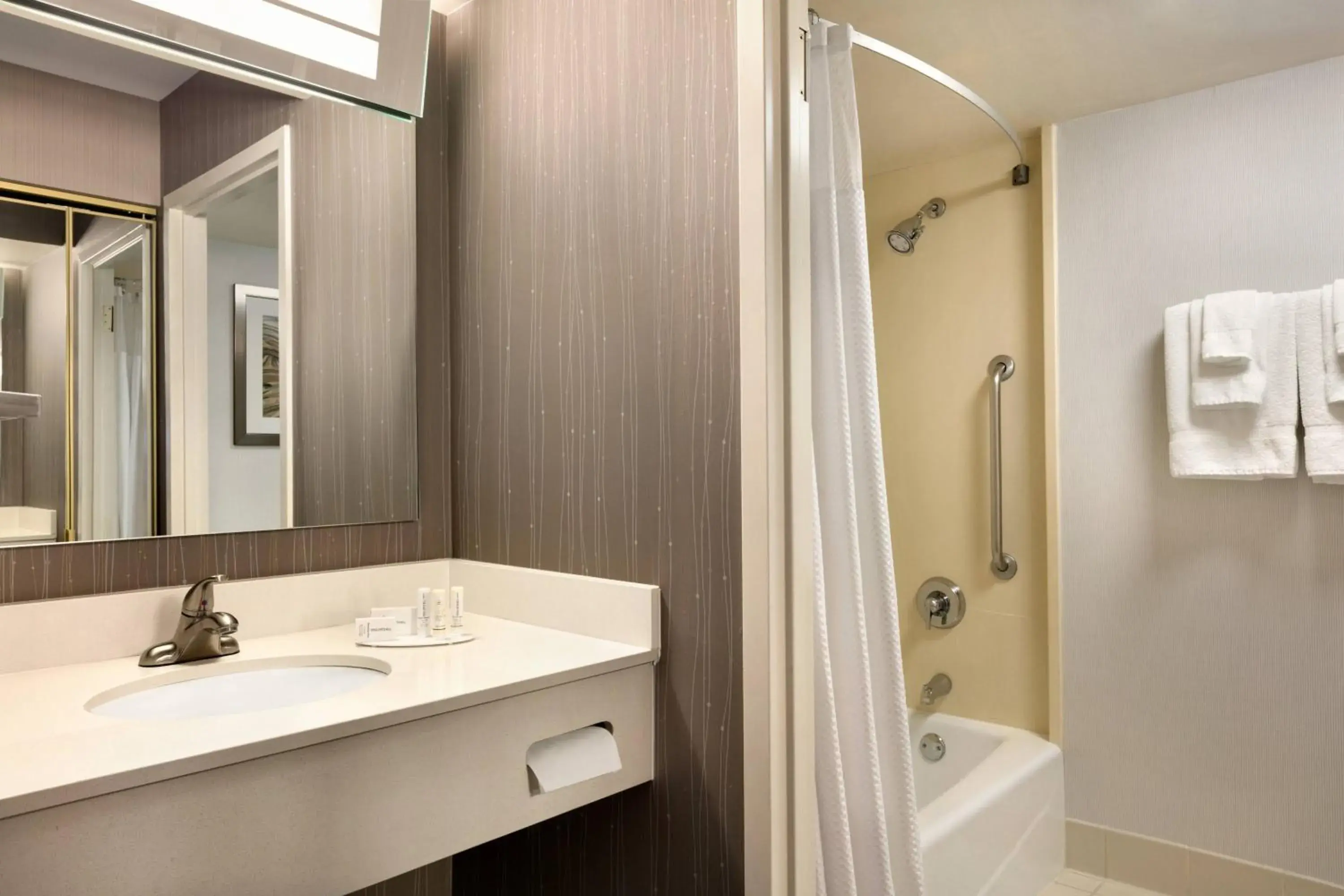1 Bedroom Suite, 1 King, Balcony in Courtyard by Marriott Tysons McLean 1 Bedroom Suite, 1 King, Balcony in Courtyard by Marriott Tysons McLean