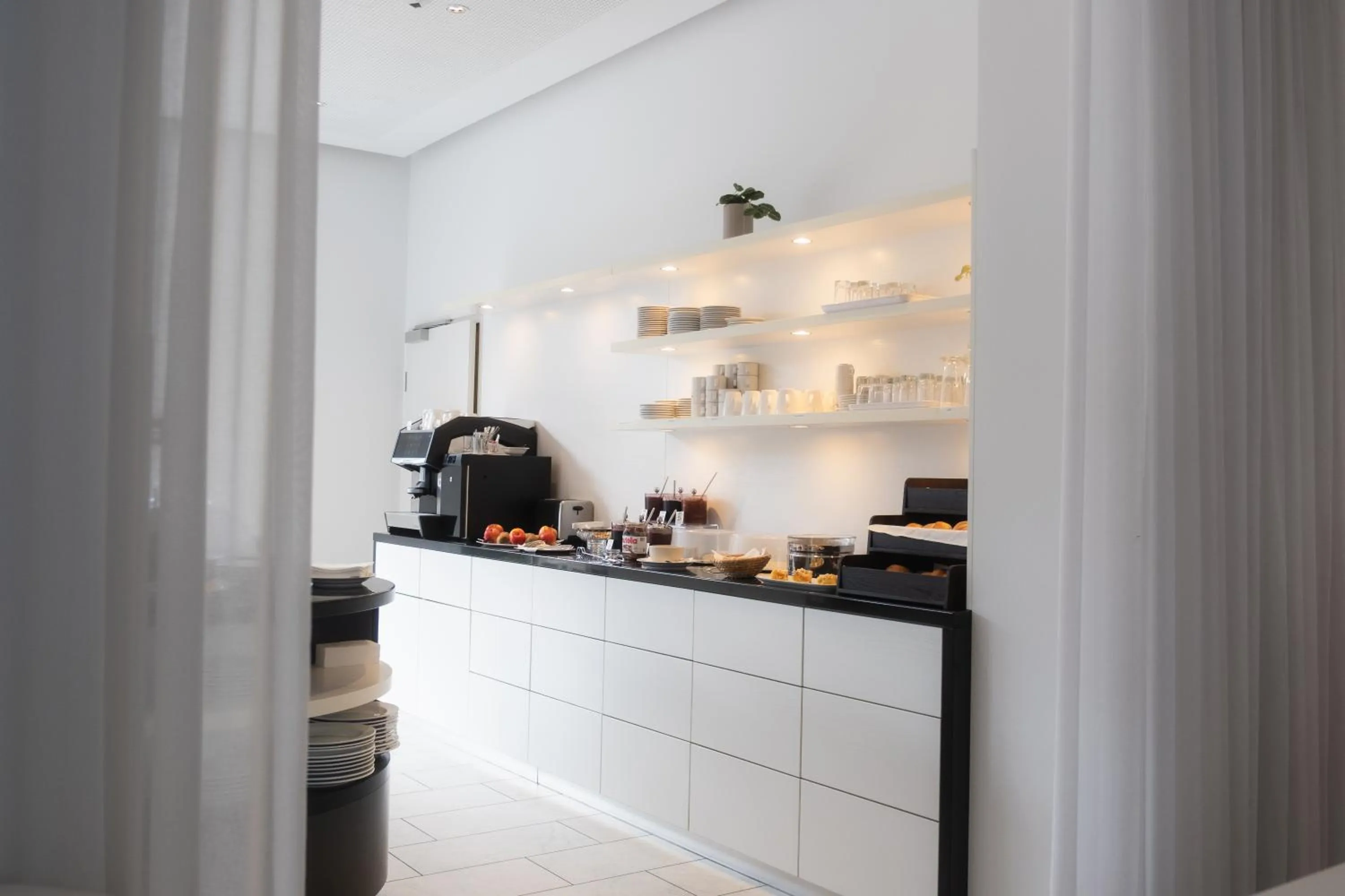 Food and drinks in City-Hotel