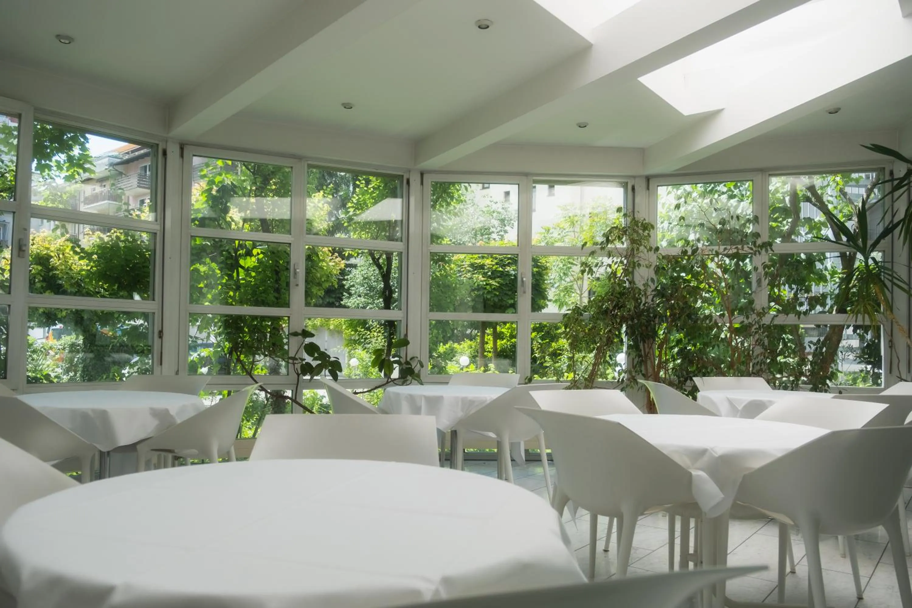 Lounge or bar in City-Hotel