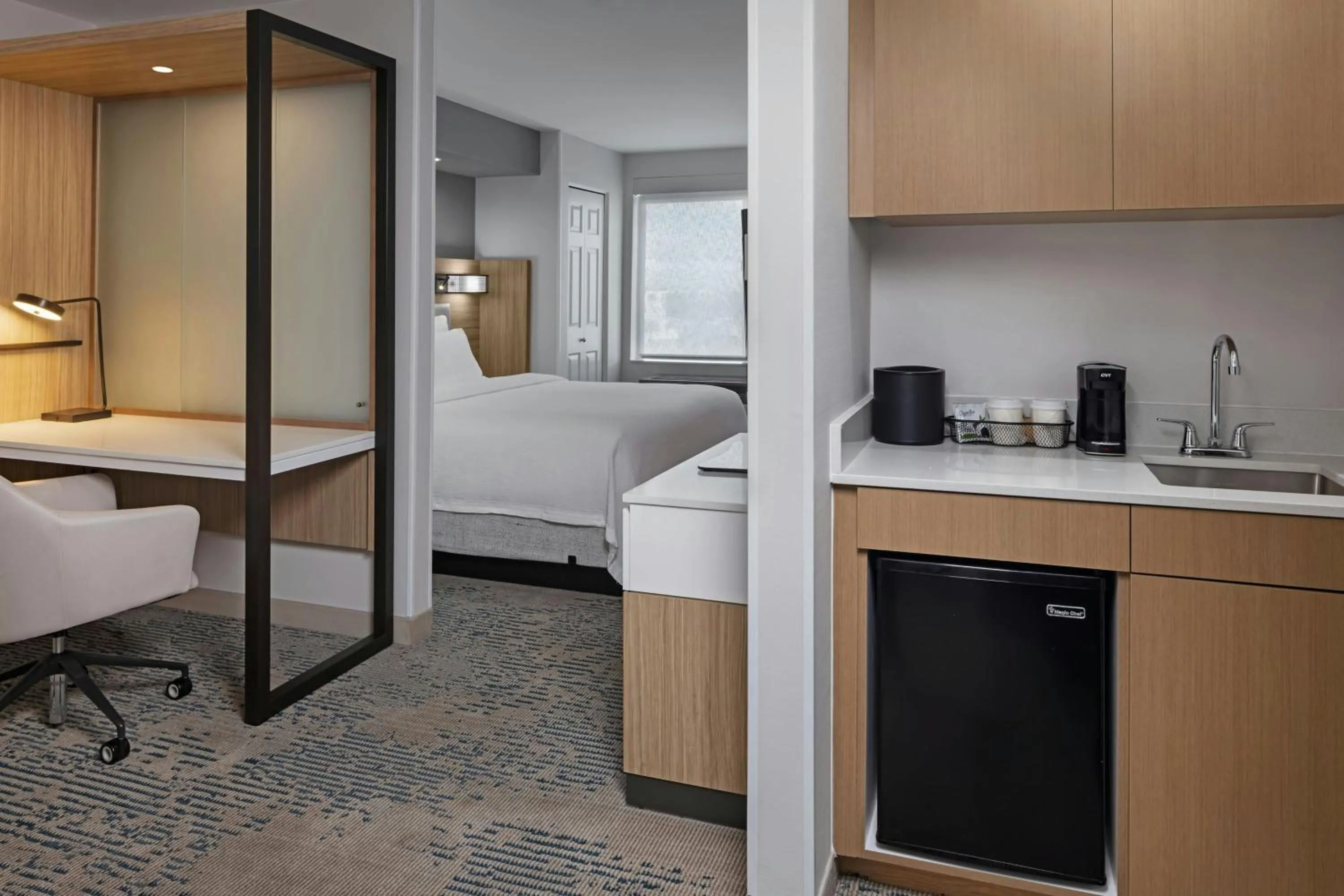 Living room, Bed in SpringHill Suites by Marriott Lancaster Palmdale