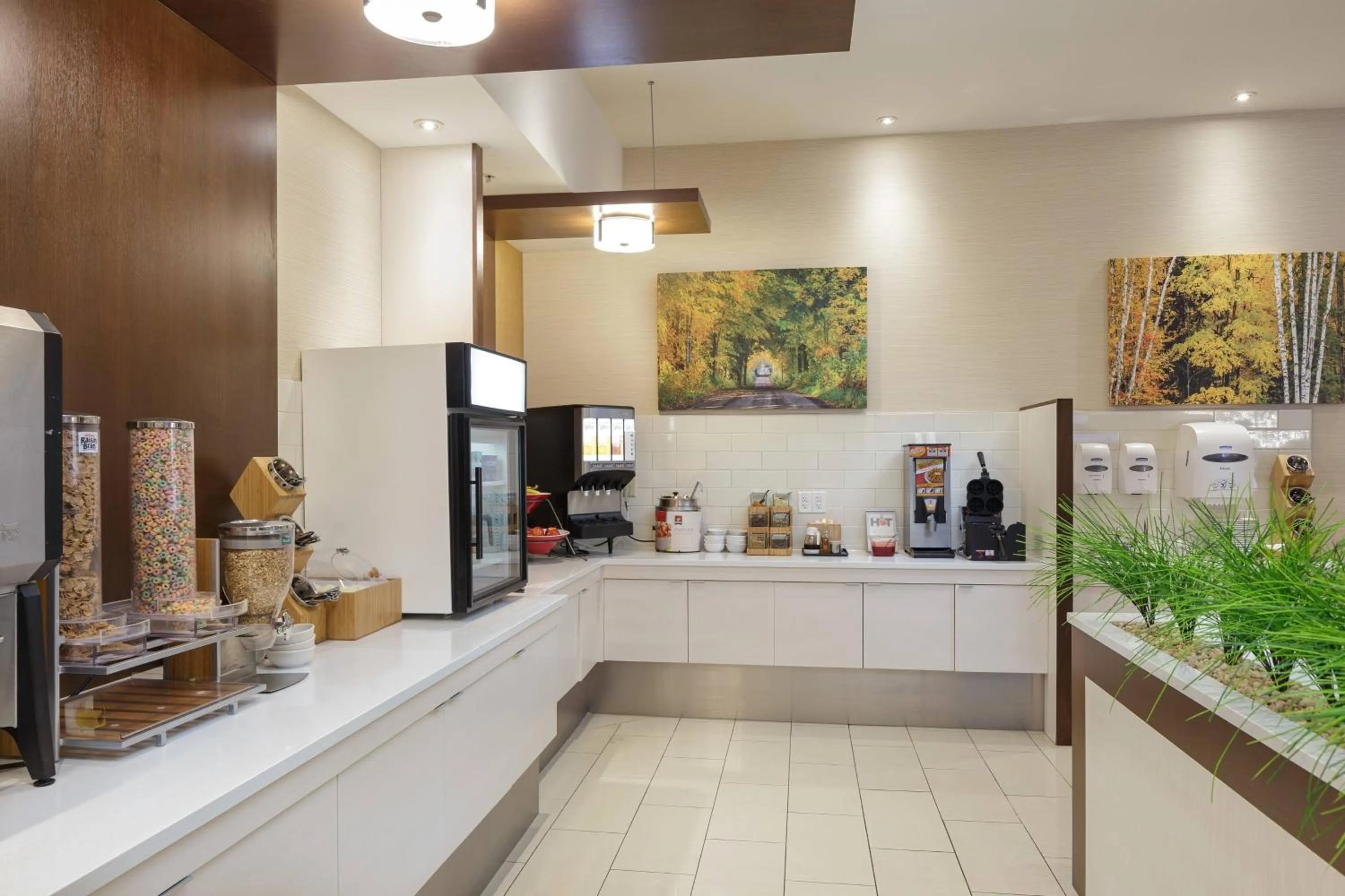Breakfast in Fairfield Inn & Suites by Marriott Belleville