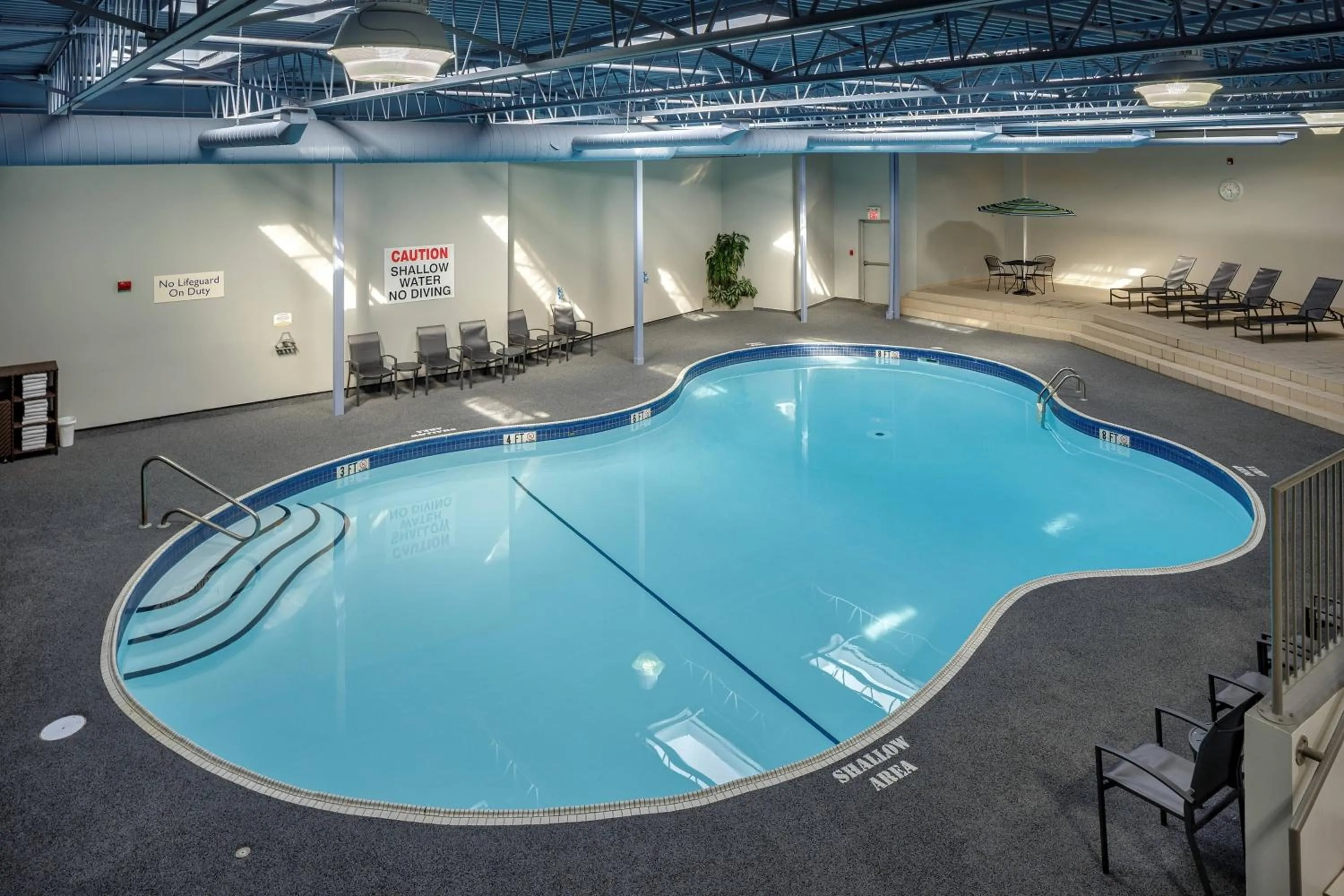 Swimming pool in Fairfield Inn & Suites by Marriott Belleville