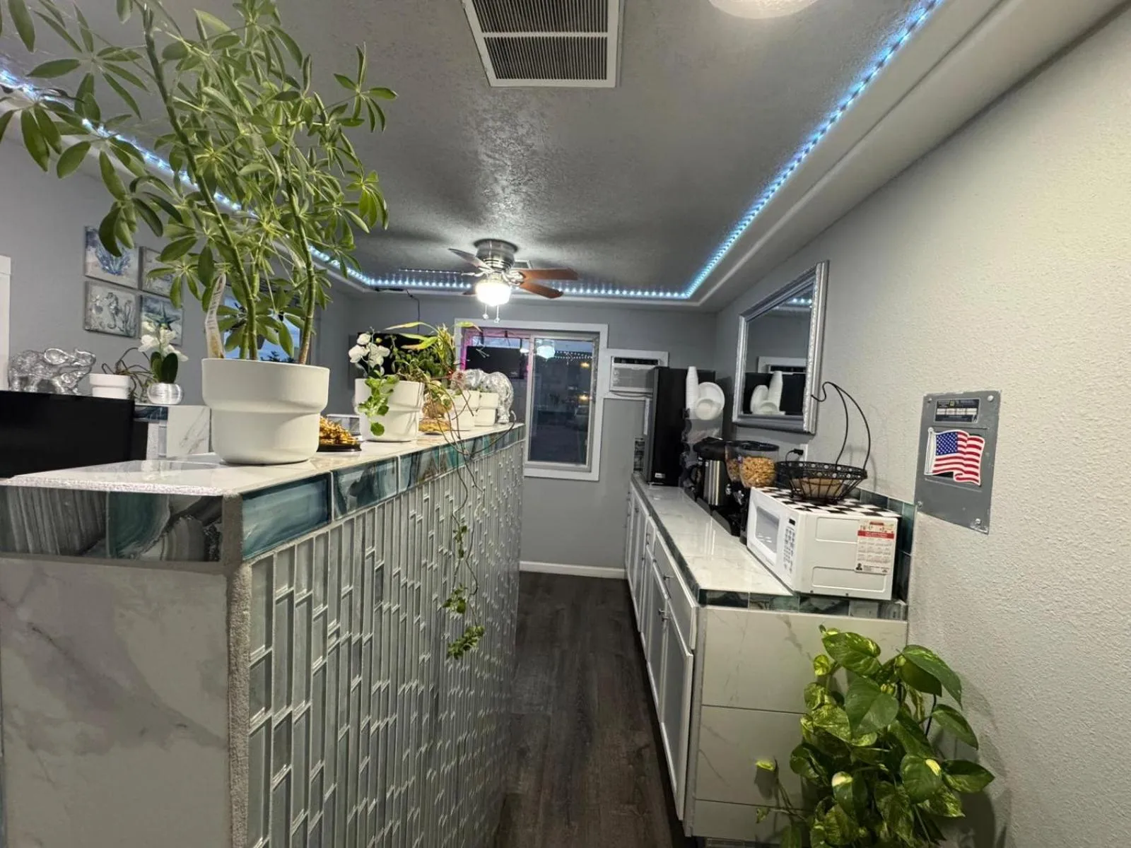 Lobby or reception in Capital O Budget Inn Ontario I-84