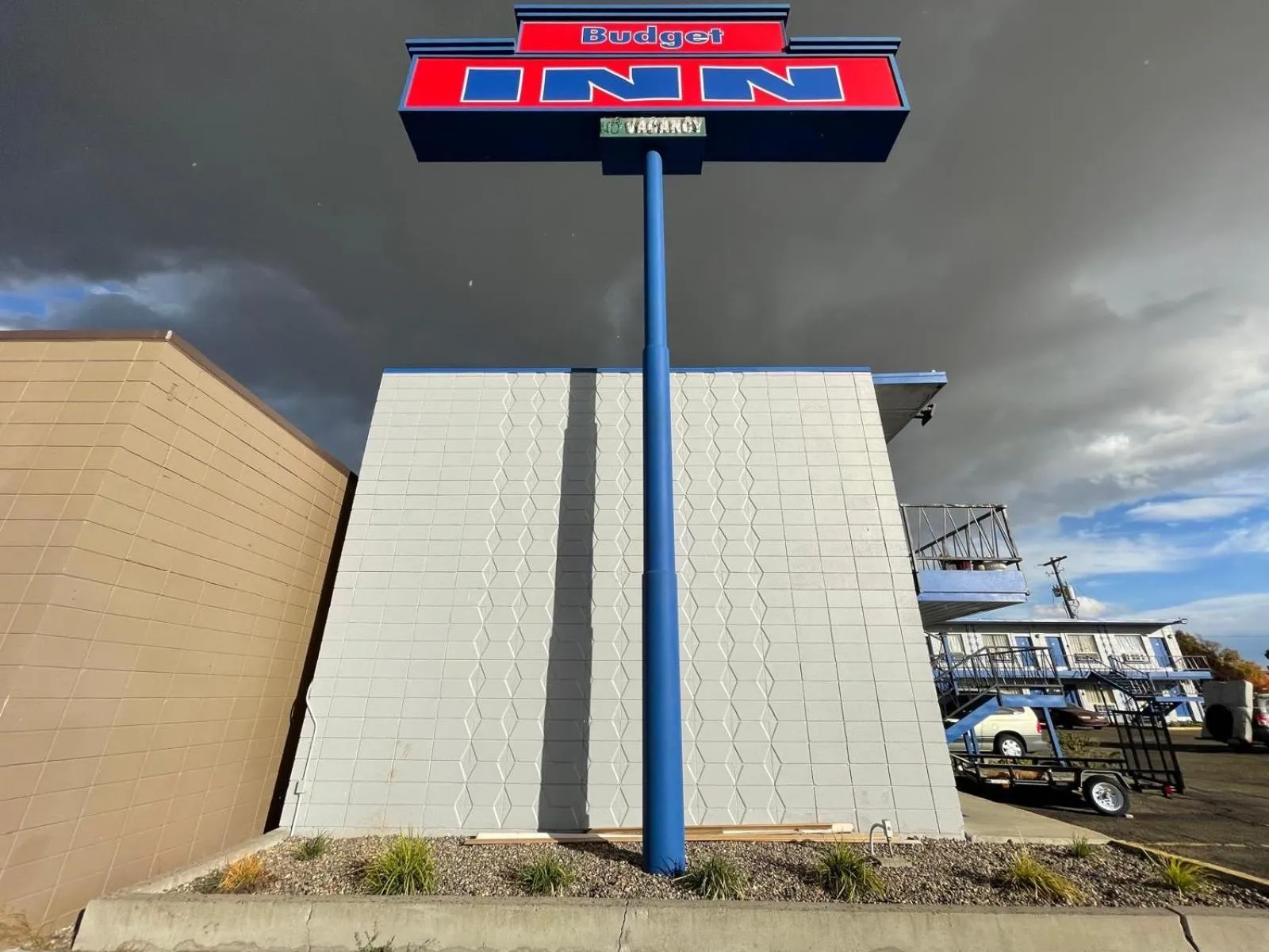 Facade/entrance in Capital O Budget Inn Ontario I-84