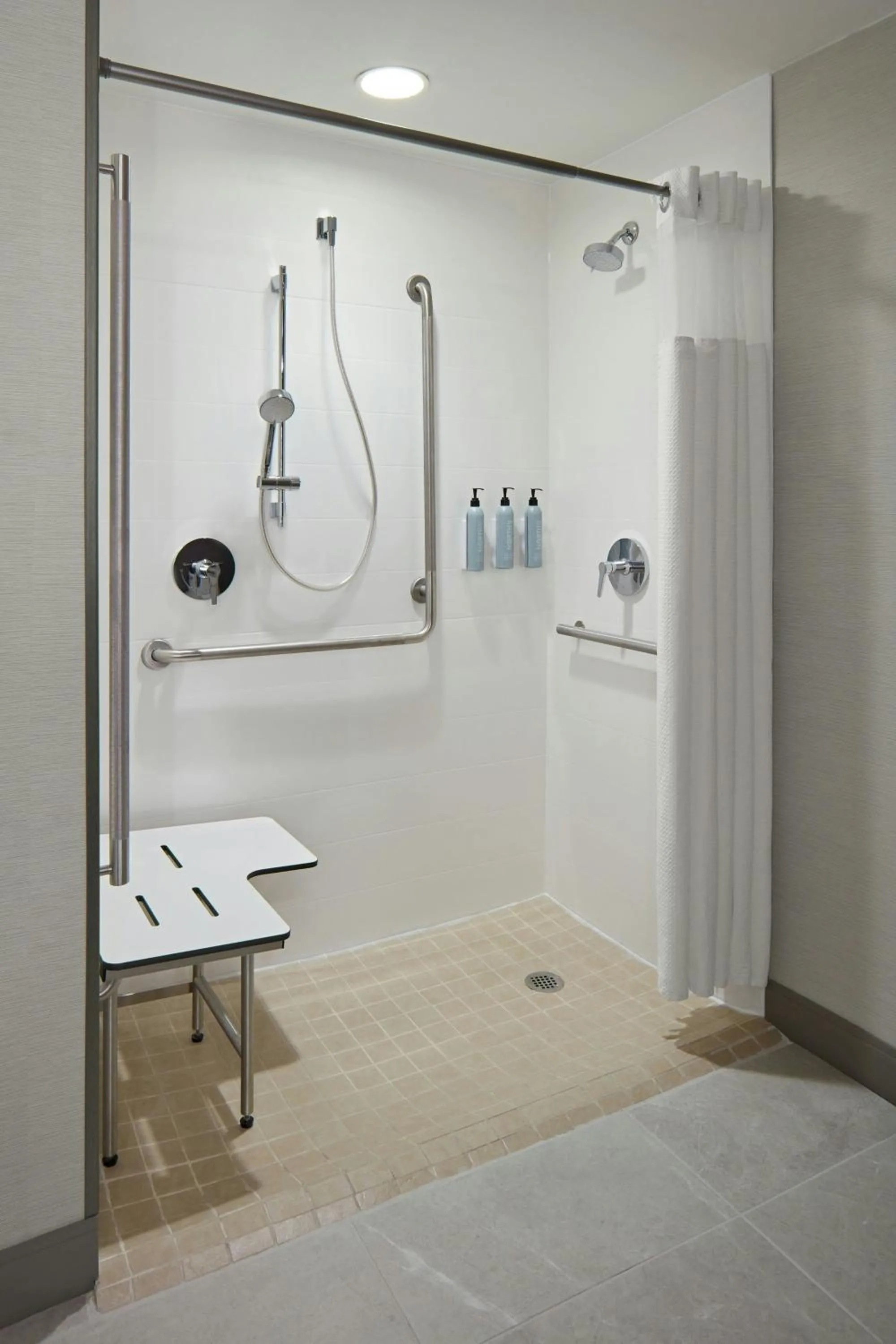 Bathroom in Courtyard by Marriott Hamilton