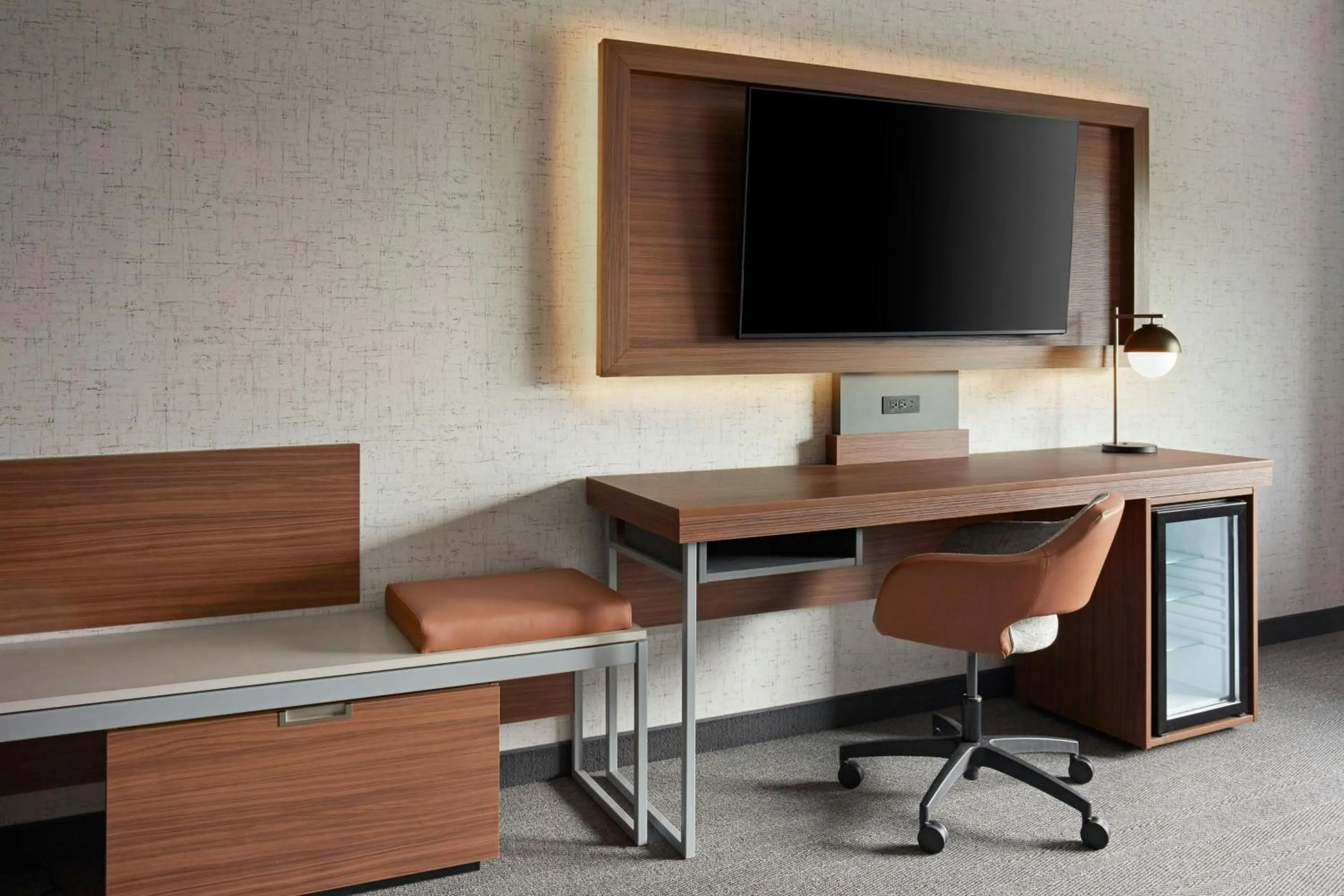 Photo of the whole room in Courtyard by Marriott Hamilton