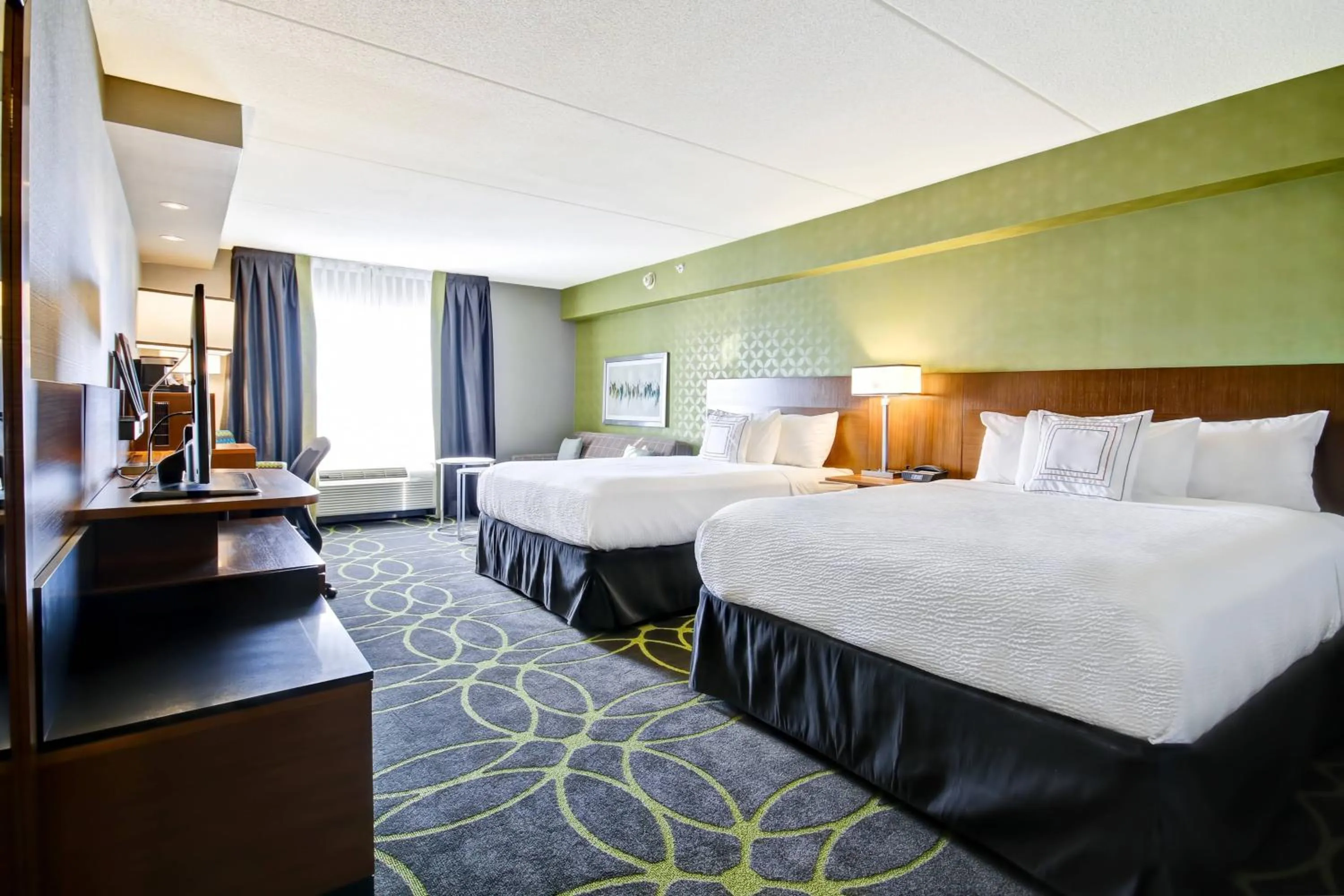 Photo of the whole room, Bed in Fairfield Inn & Suites by Marriott Guelph