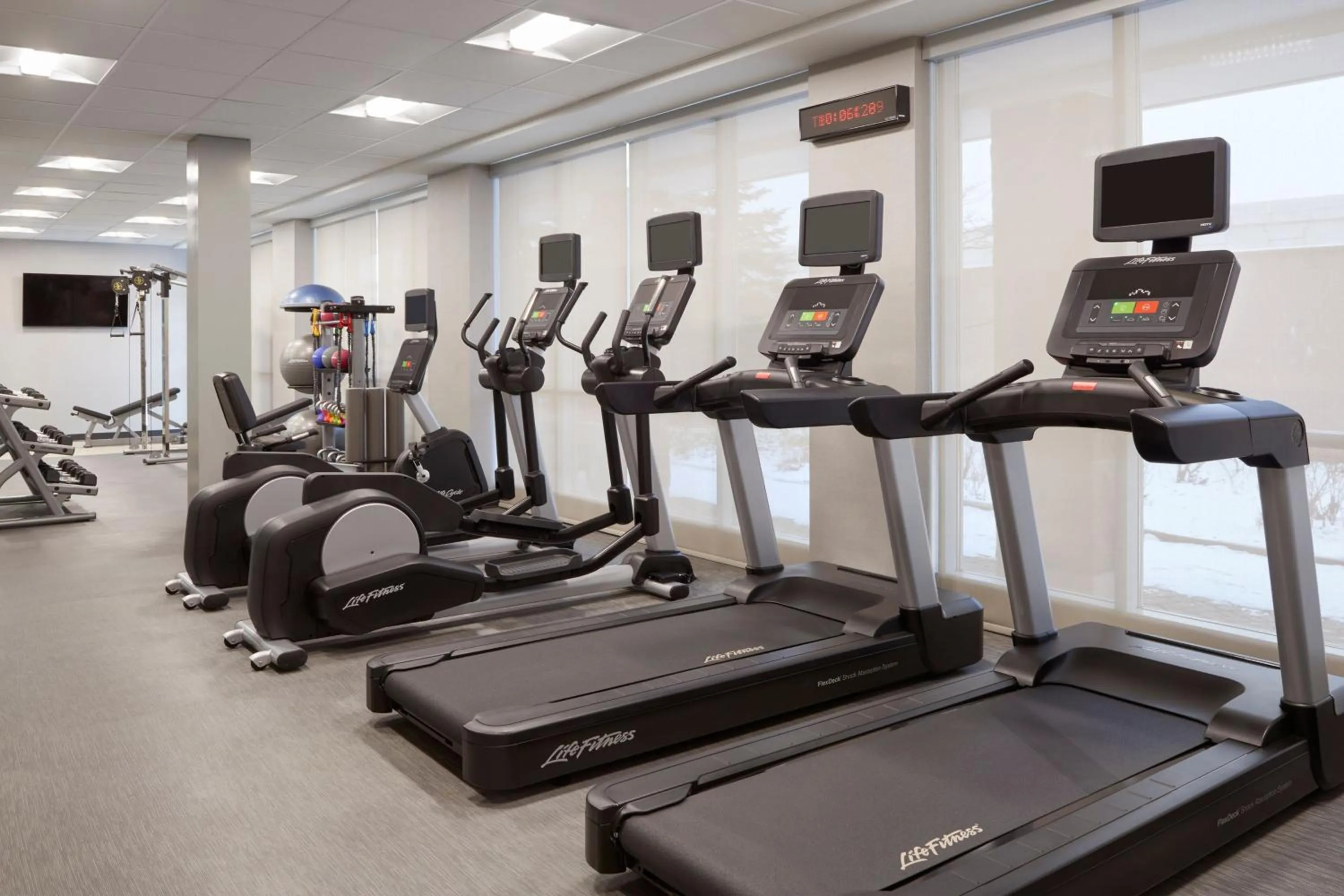 Fitness centre/facilities in Courtyard by Marriott Toronto Markham