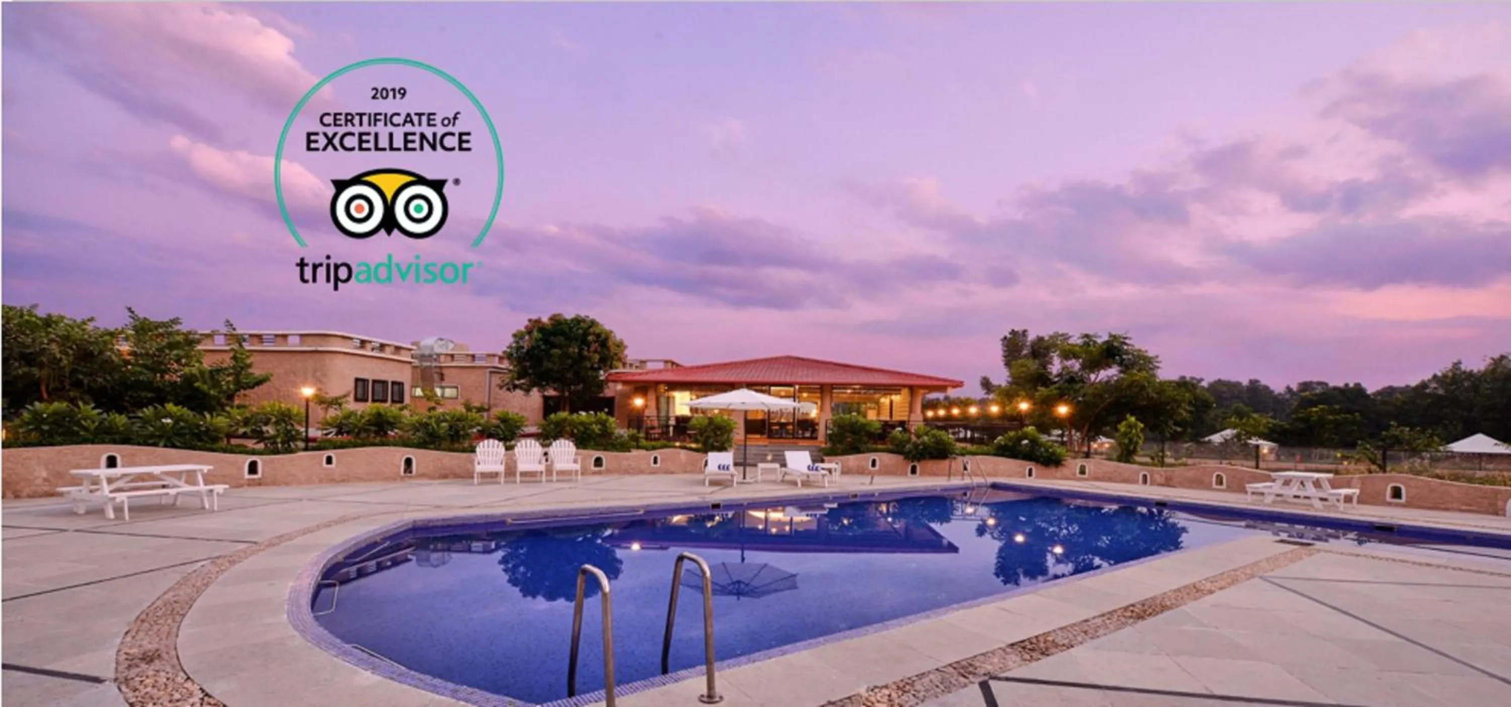 Swimming pool in Sterling Kanha