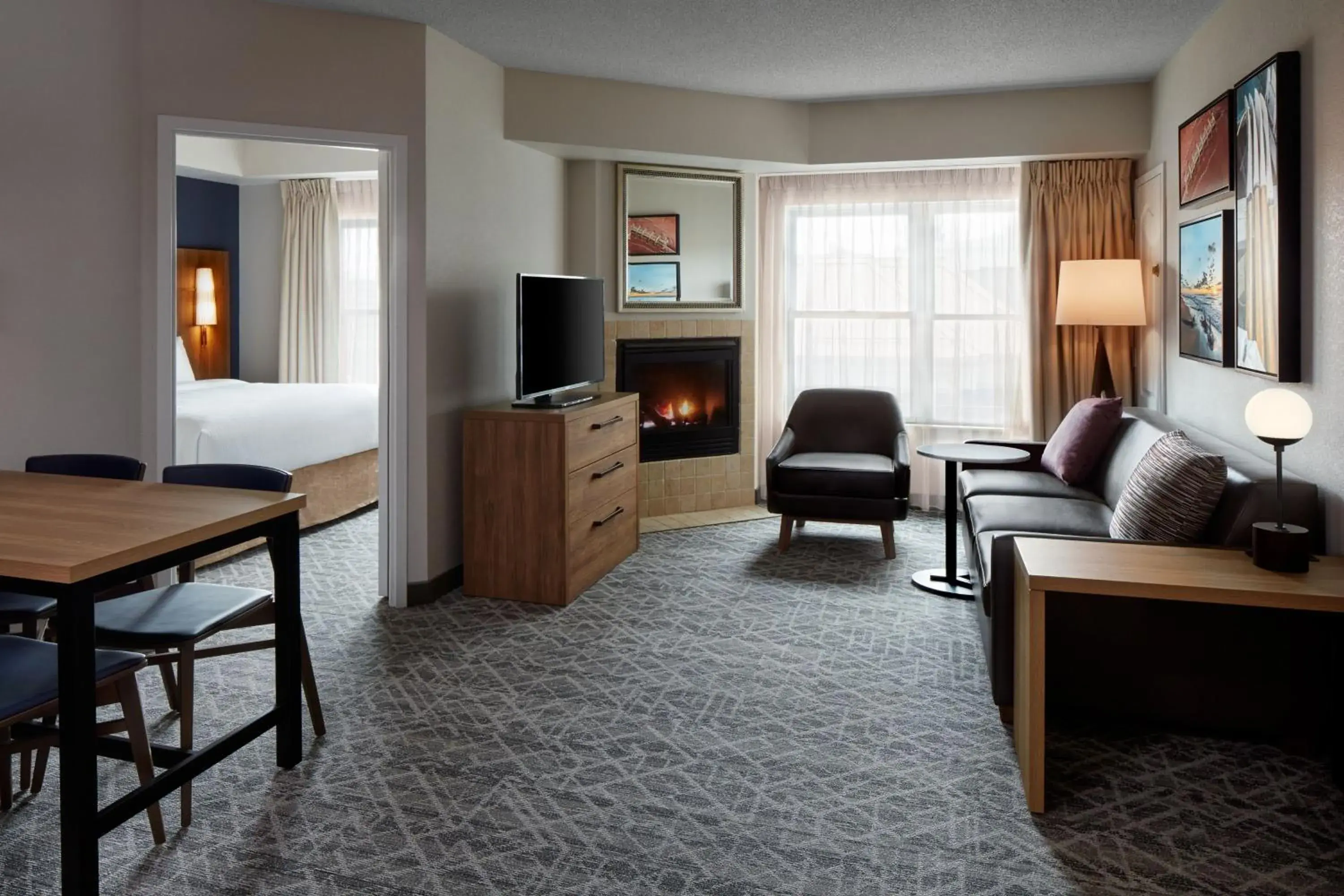 Two-Bedroom Suite in Residence Inn by Marriott Mississauga-Airport Corporate Centre West Two-Bedroom Suite in Residence Inn by Marriott Mississauga-Airport Corporate Centre West