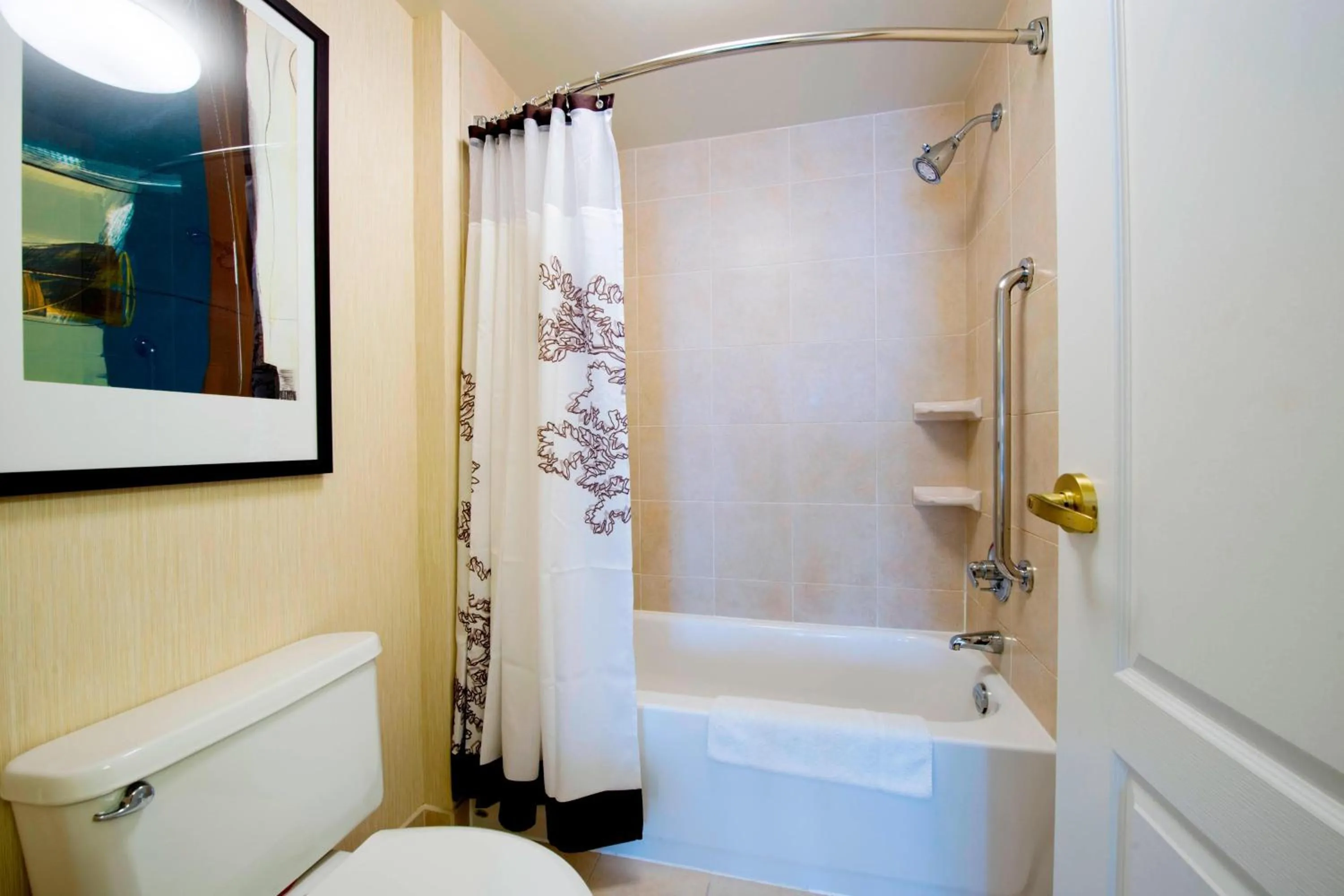 Bathroom in Residence Inn by Marriott Mississauga-Airport Corporate Centre West