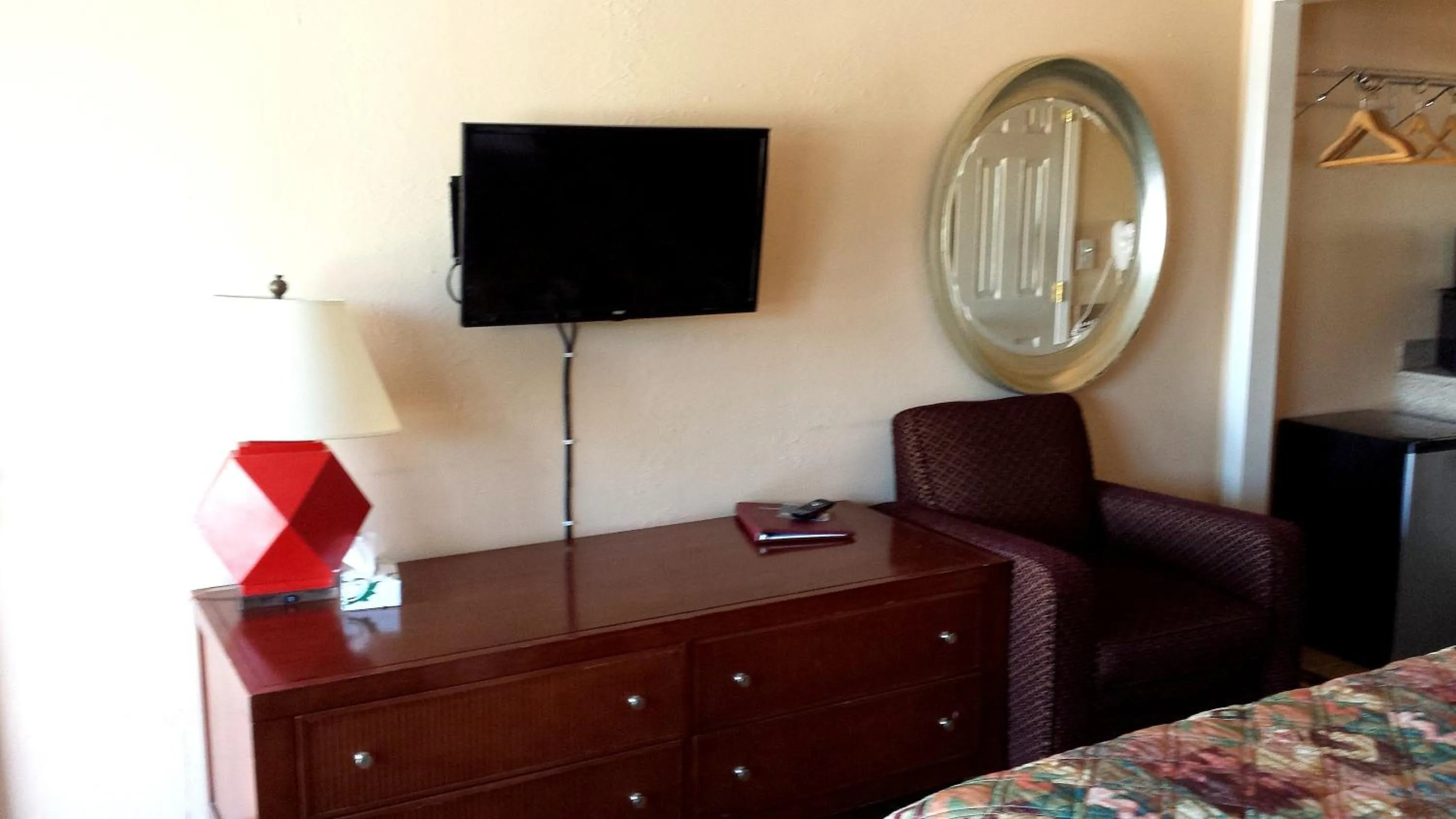 TV and multimedia in Executive Inn & Suites