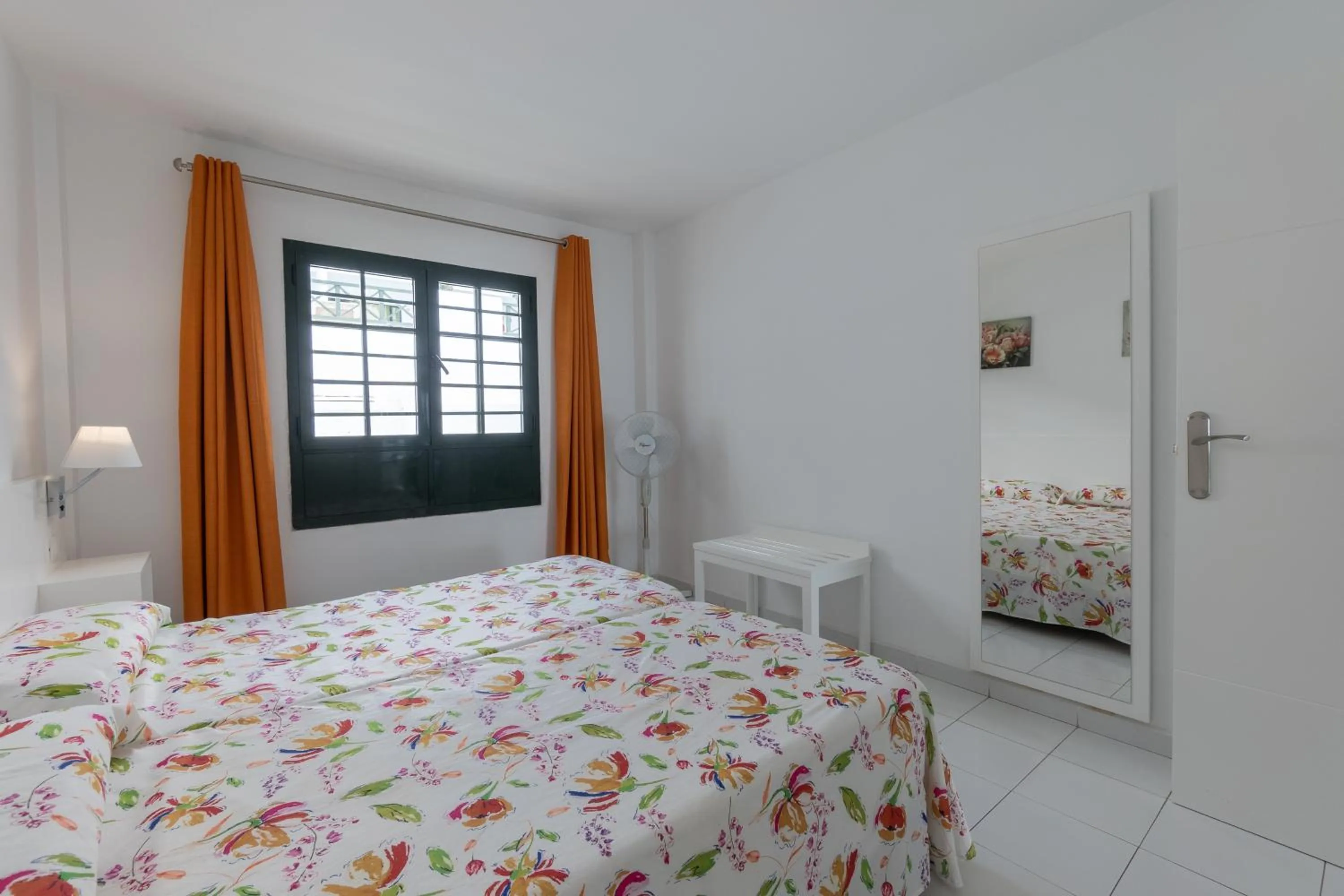 Photo of the whole room, Bed in Apartamentos Moraña