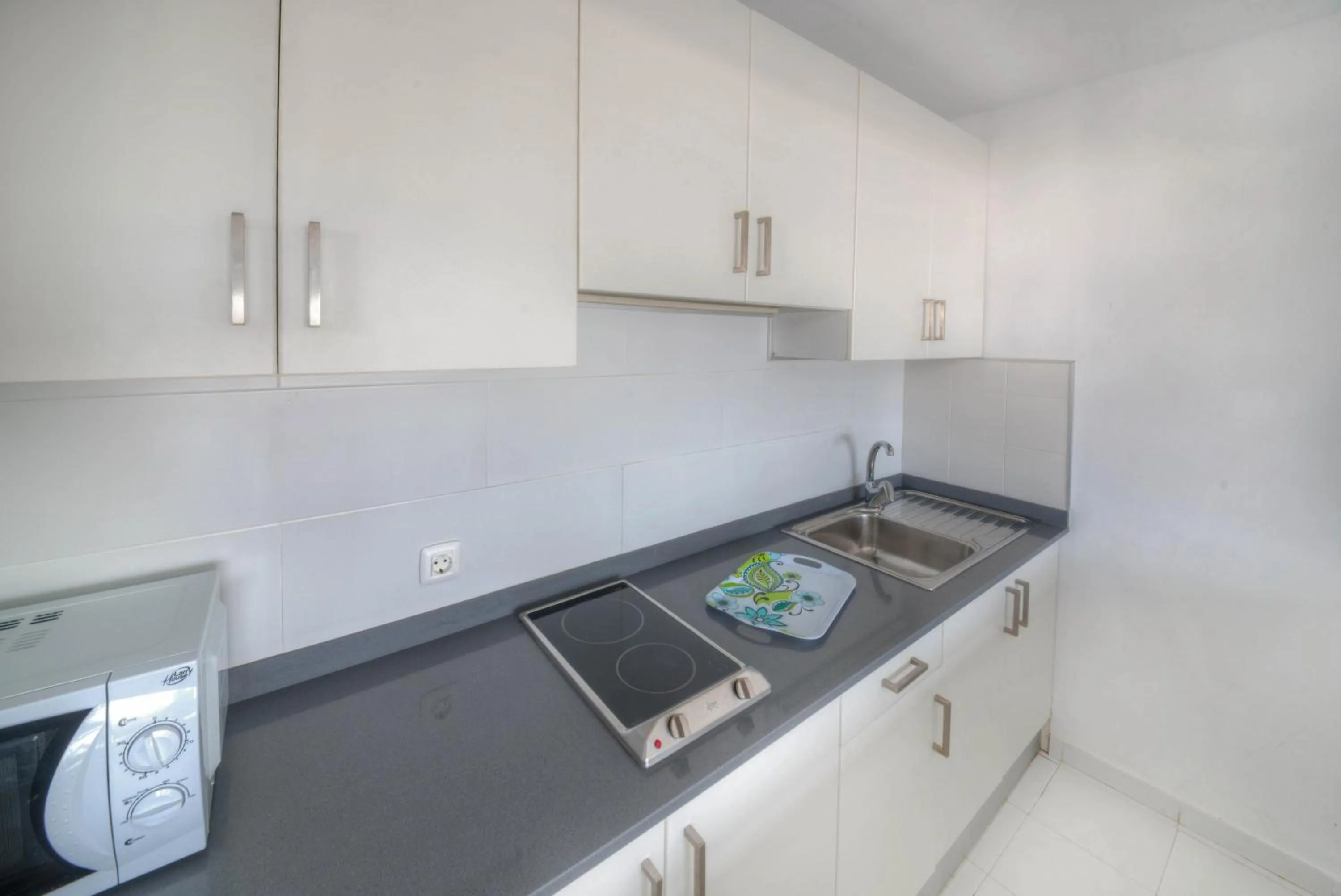 Kitchen or kitchenette in Apartamentos Moraña
