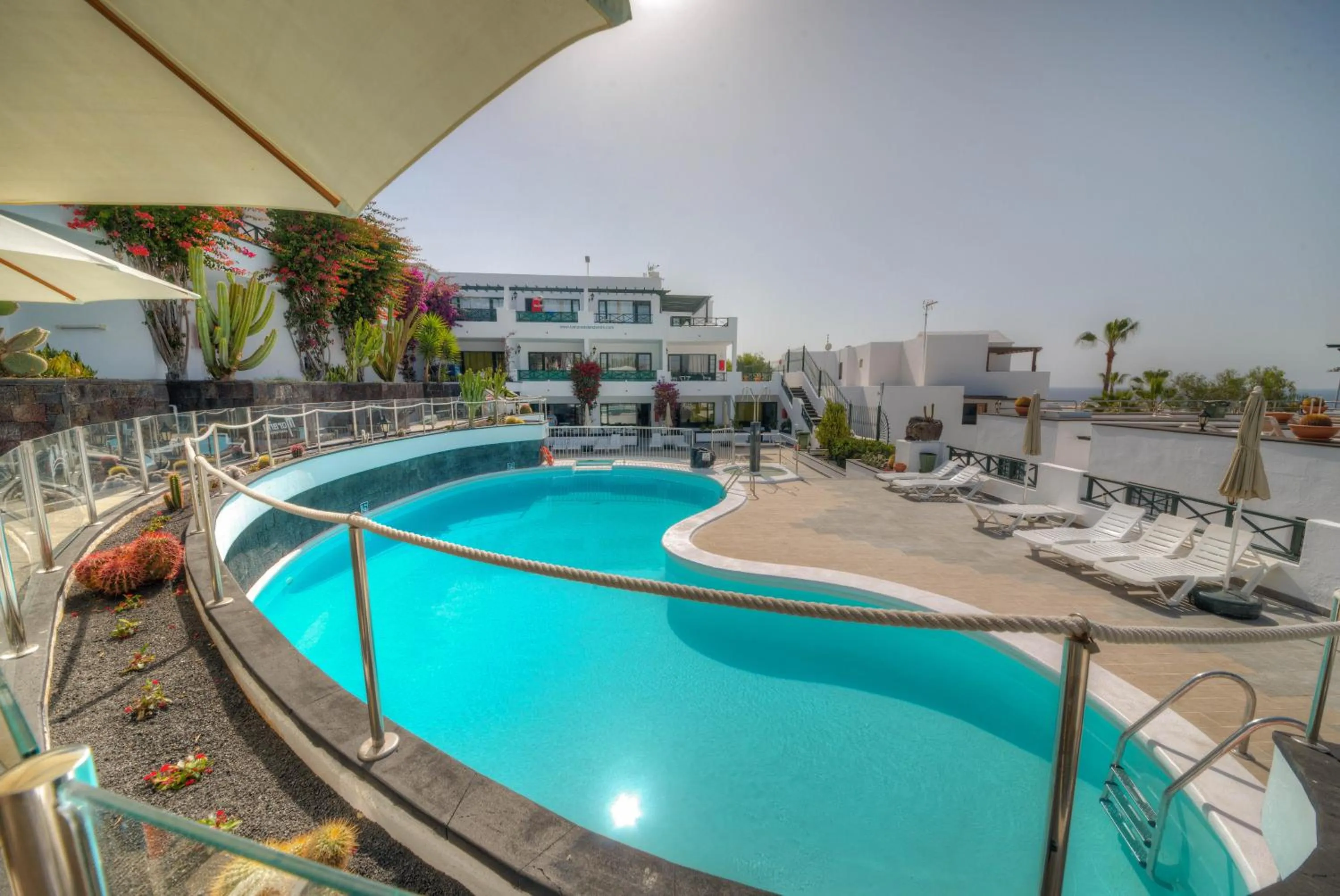 Swimming pool in Apartamentos Moraña