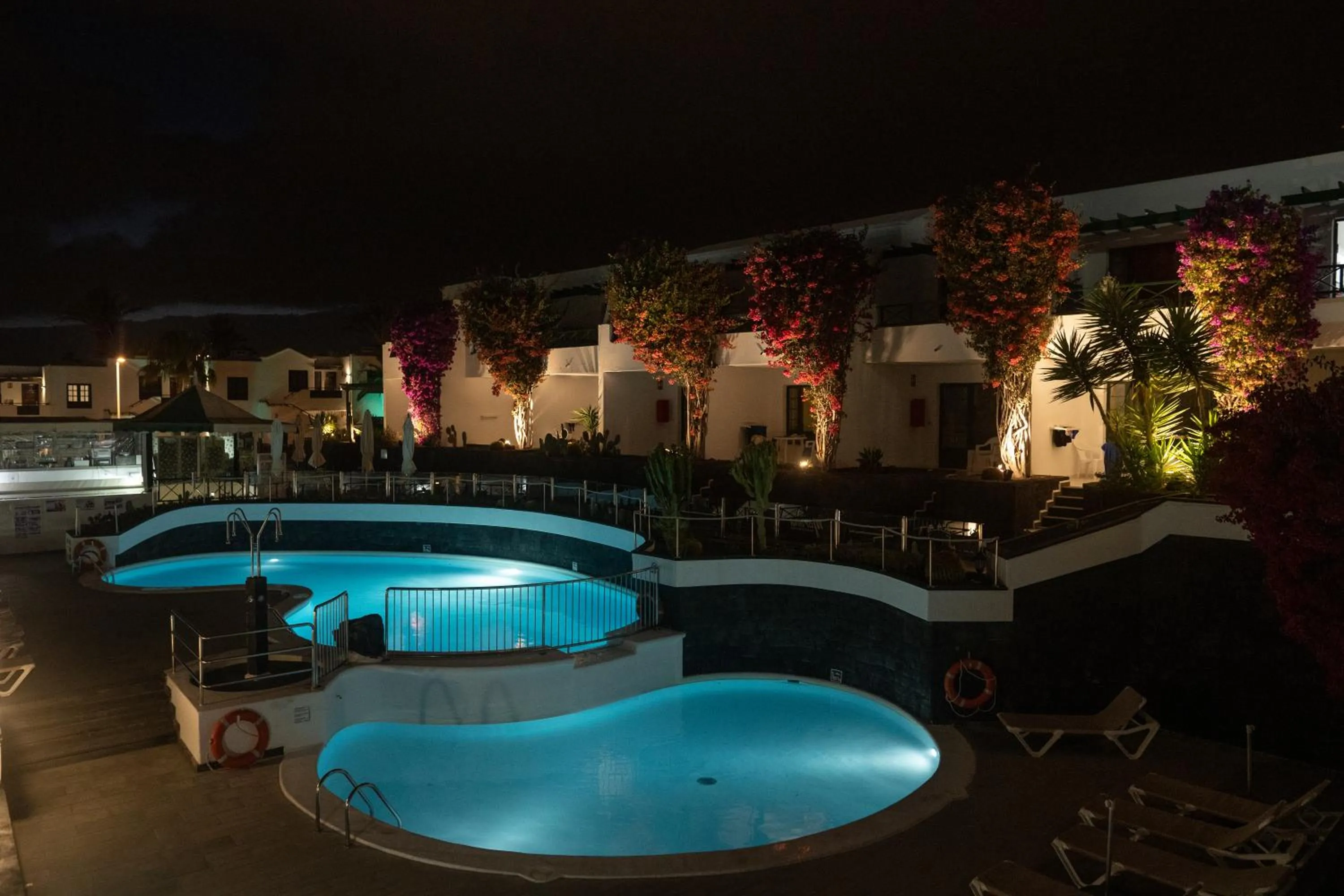 Pool view in Apartamentos Moraña