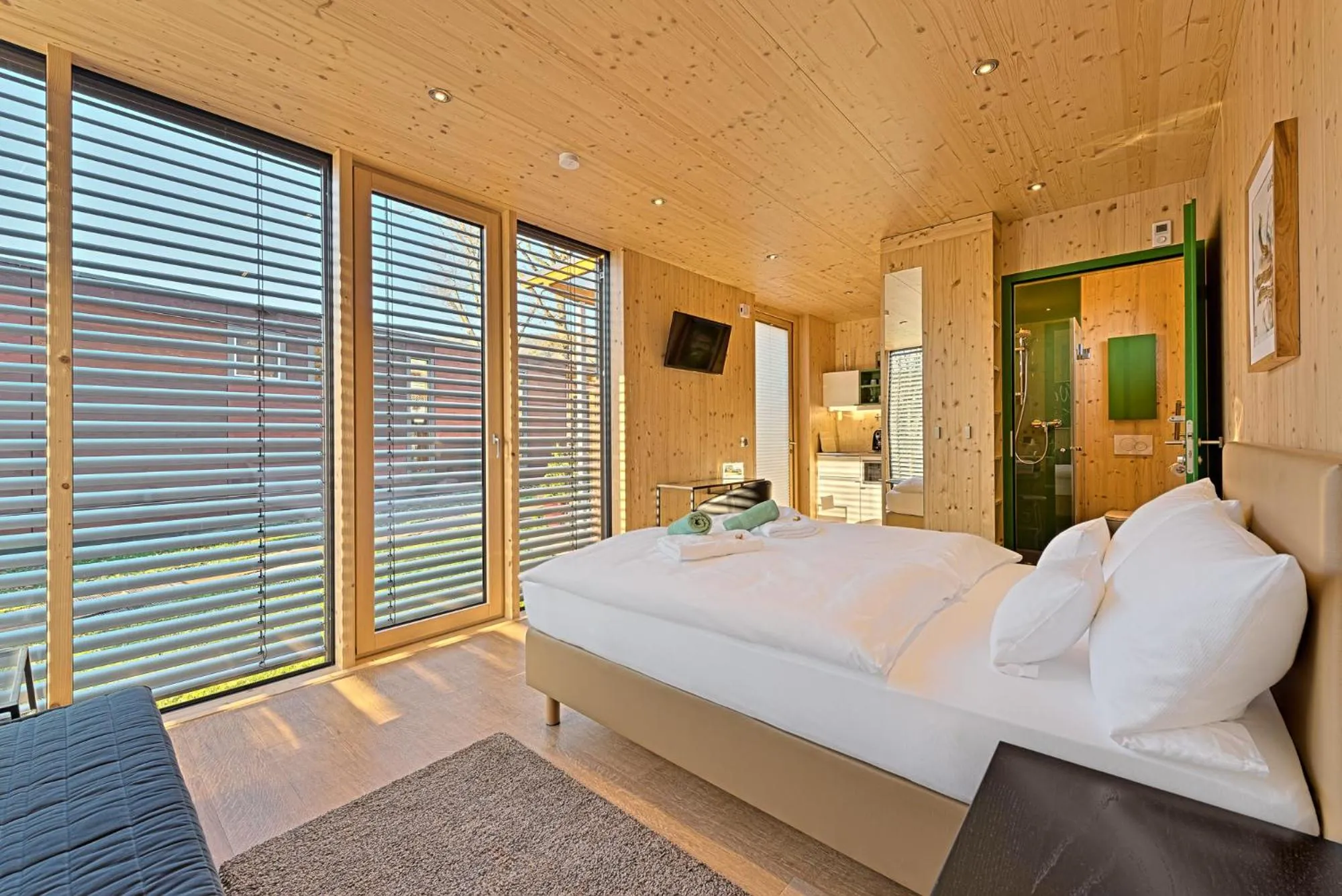 Photo of the whole room, Bed in KleinHOTEL Biedenkopf