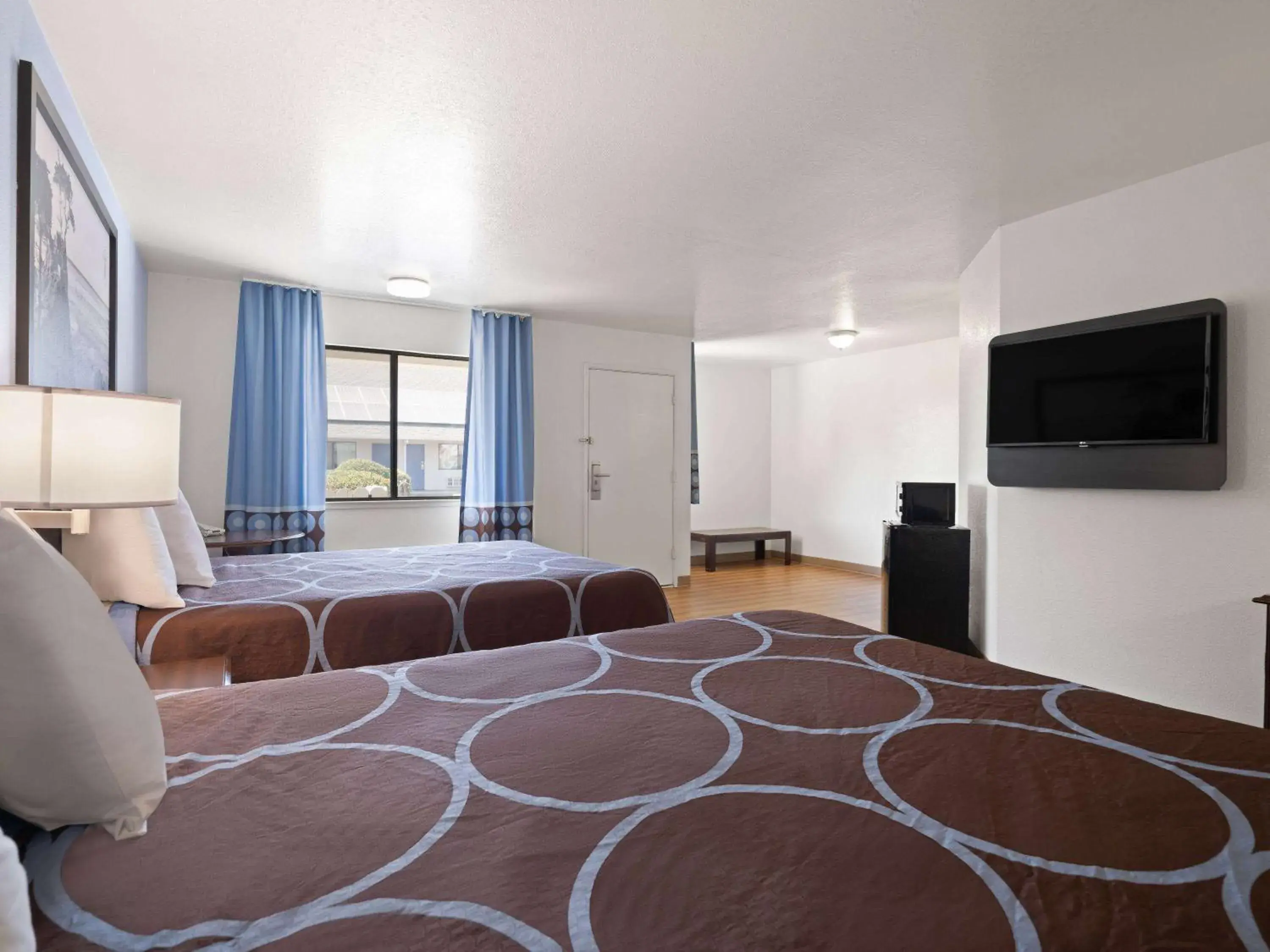 Deluxe Queen Room with Two Queen Beds - Non-Smoking in Super 8 by Wyndham Dunnigan Deluxe Queen Room with Two Queen Beds - Non-Smoking in Super 8 by Wyndham Dunnigan