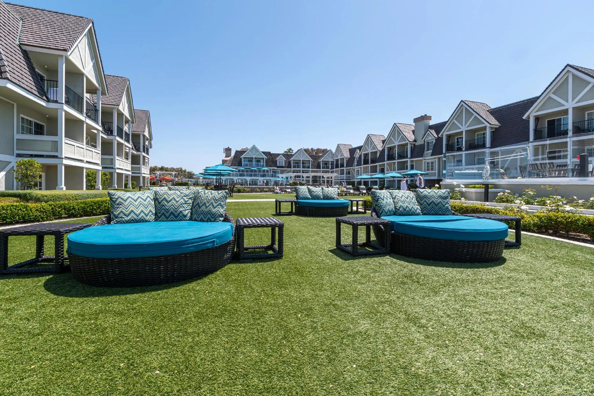 Seating area in Carlsbad Inn Beach Resort