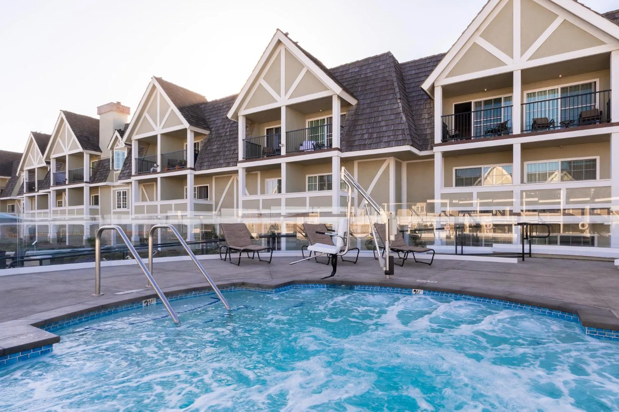 Hot Tub in Carlsbad Inn Beach Resort