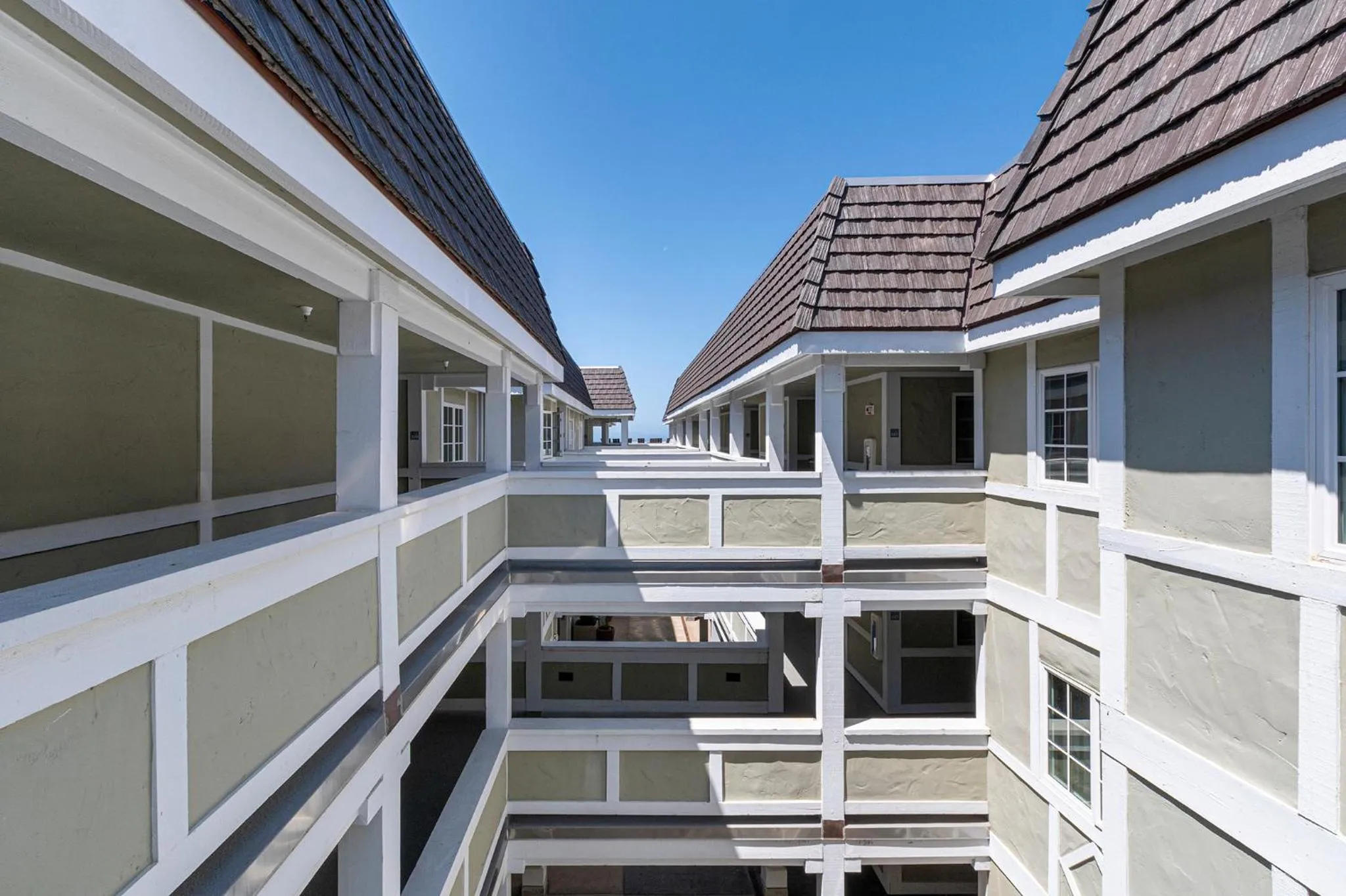 Property building in Carlsbad Inn Beach Resort