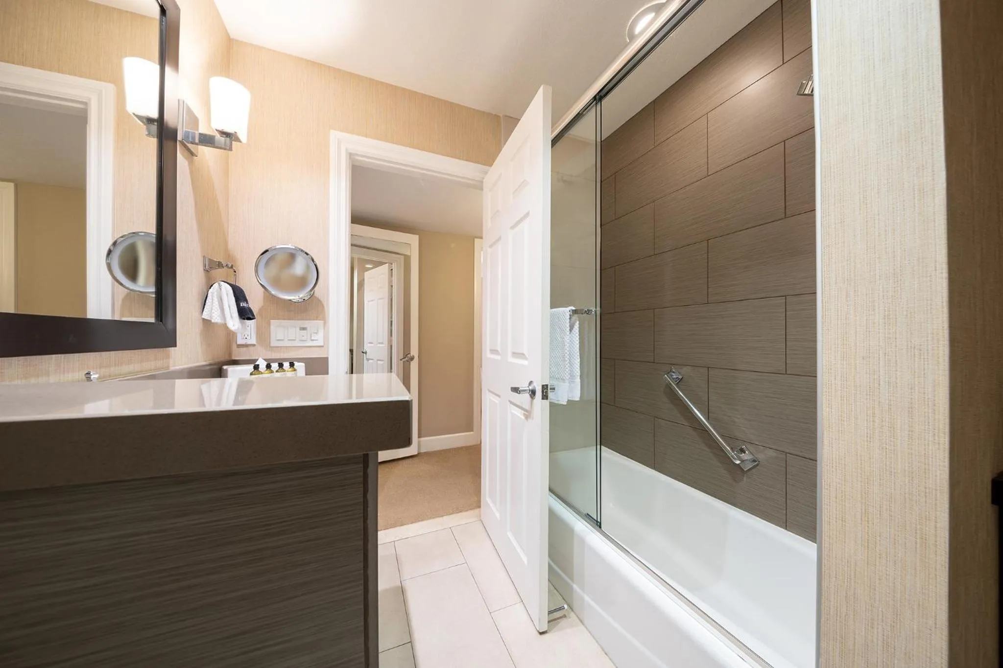 Bathroom in Carlsbad Inn Beach Resort
