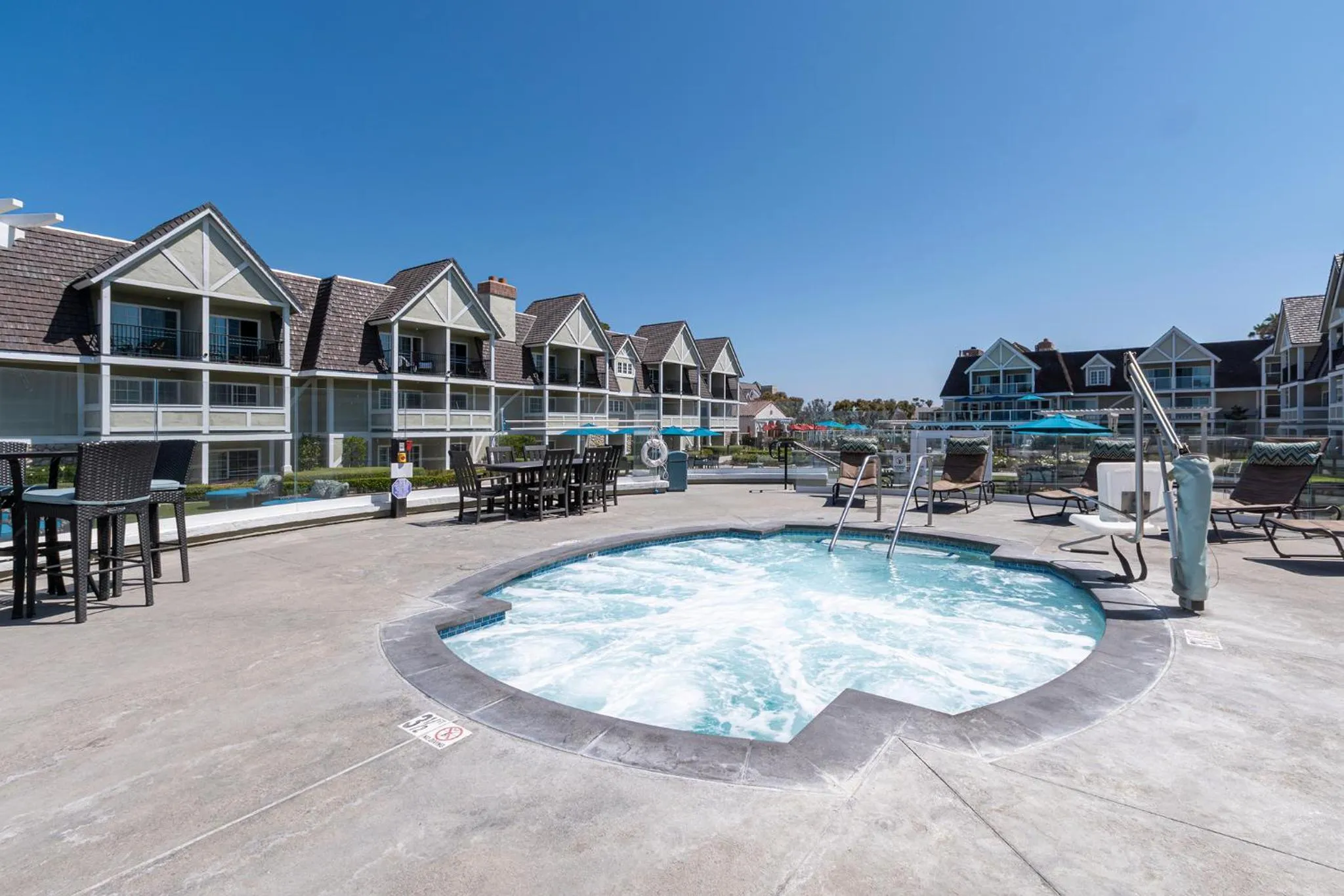 Hot Tub in Carlsbad Inn Beach Resort