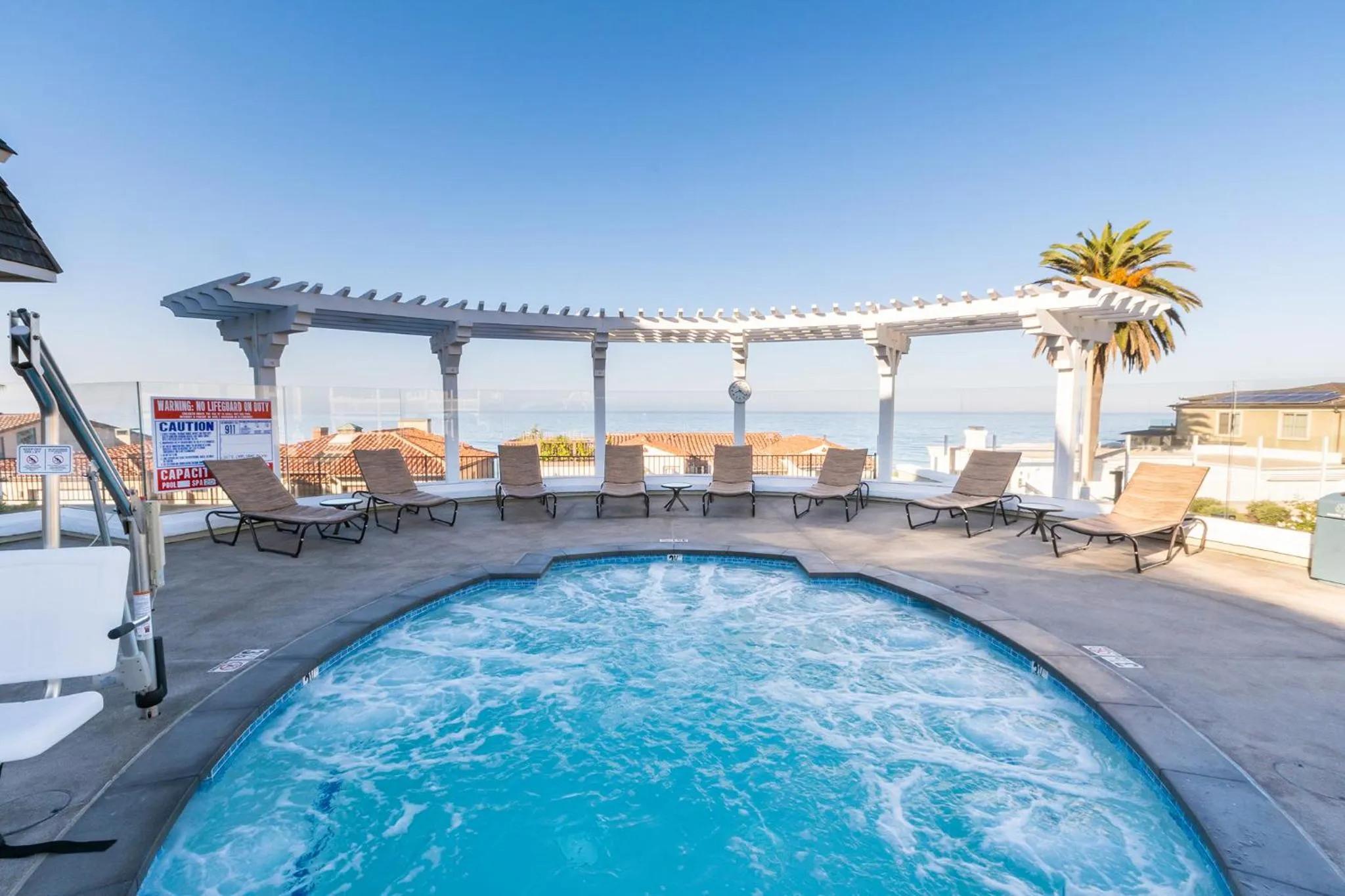 Hot Tub in Carlsbad Inn Beach Resort