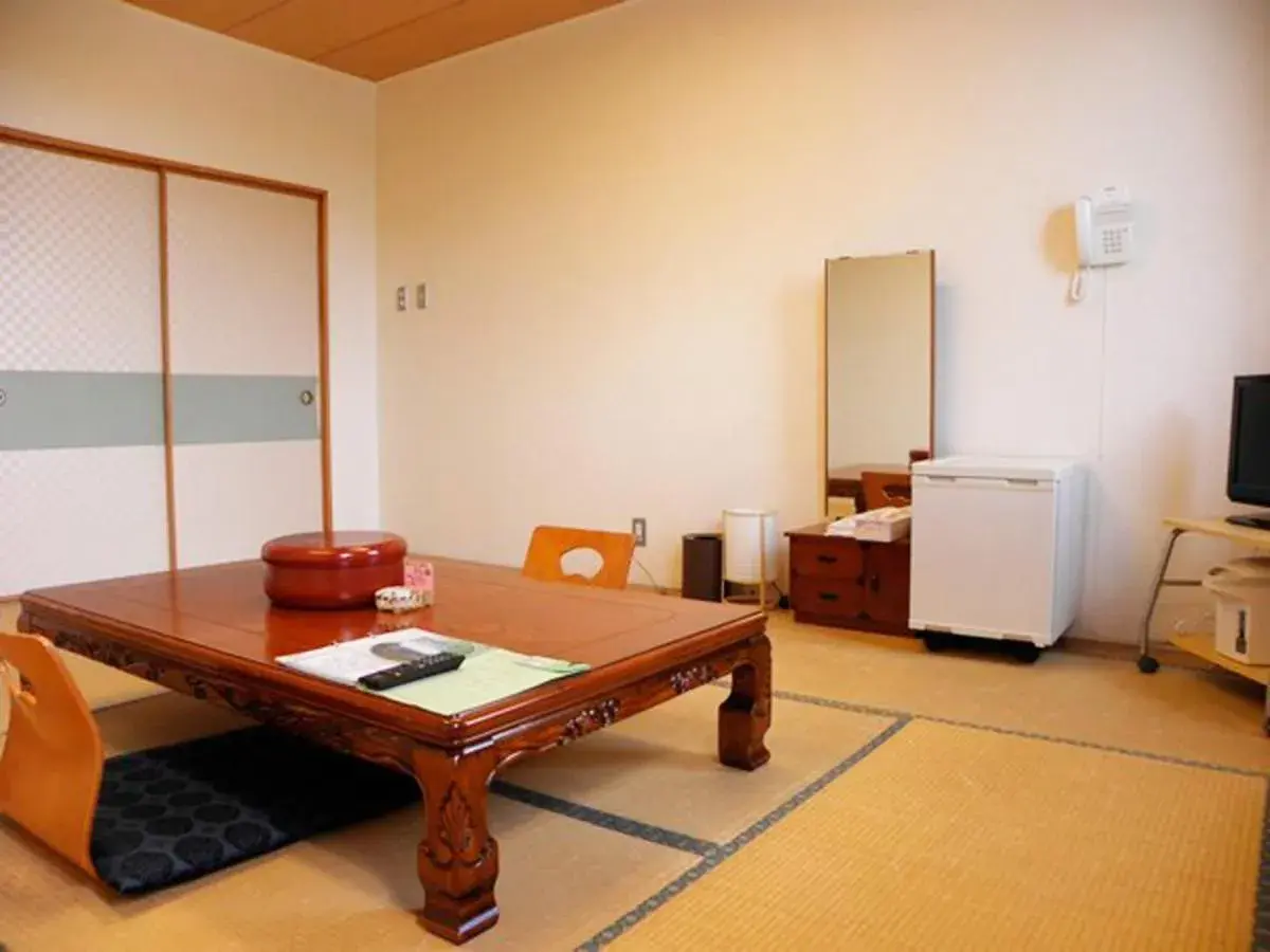Japanese-Style Triple Room - single occupancy - Non-smoking in Kurplaza Pirika Japanese-Style Triple Room - single occupancy - Non-smoking in Kurplaza Pirika