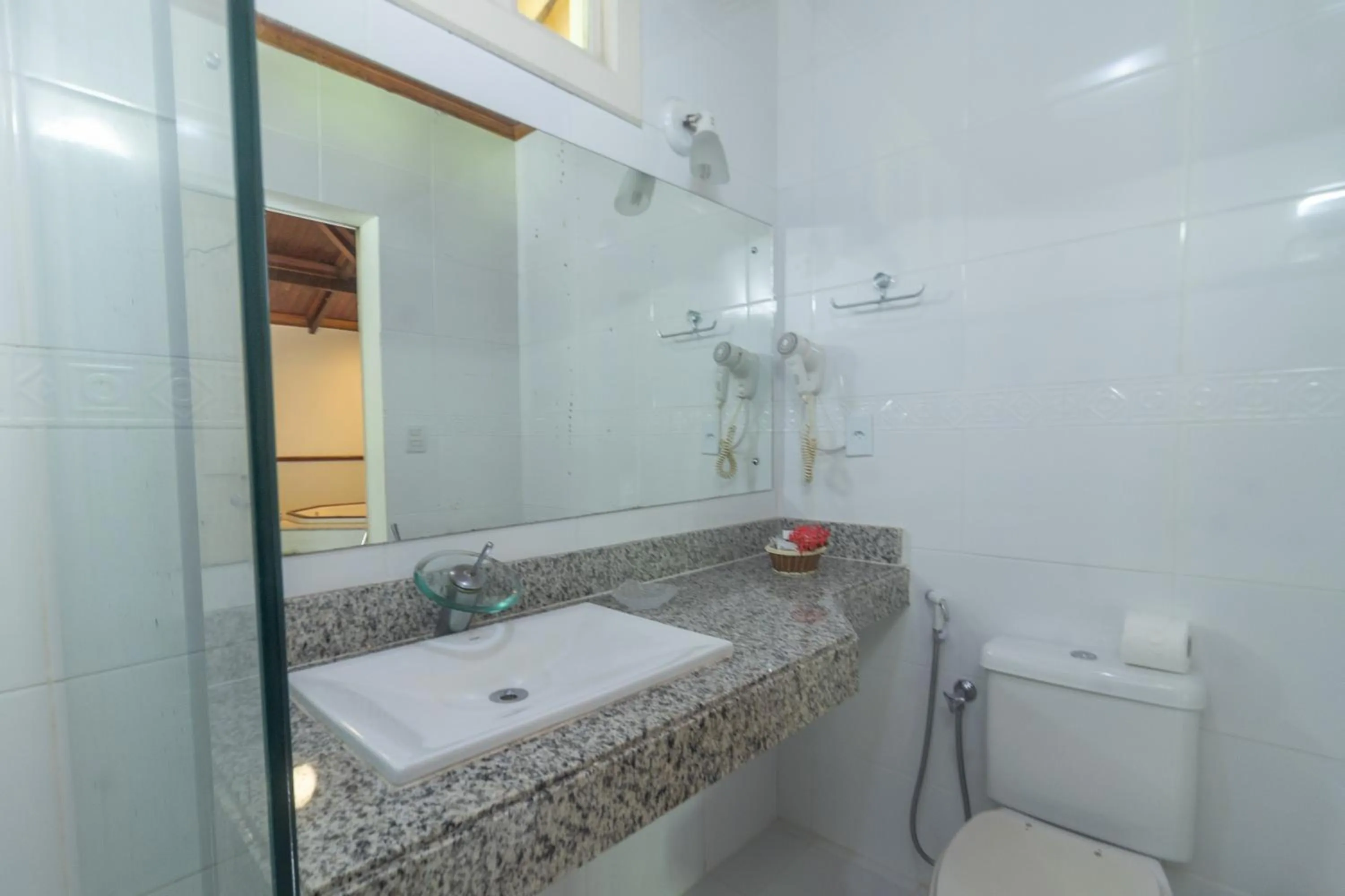 Bathroom in Hotel Karapitangui