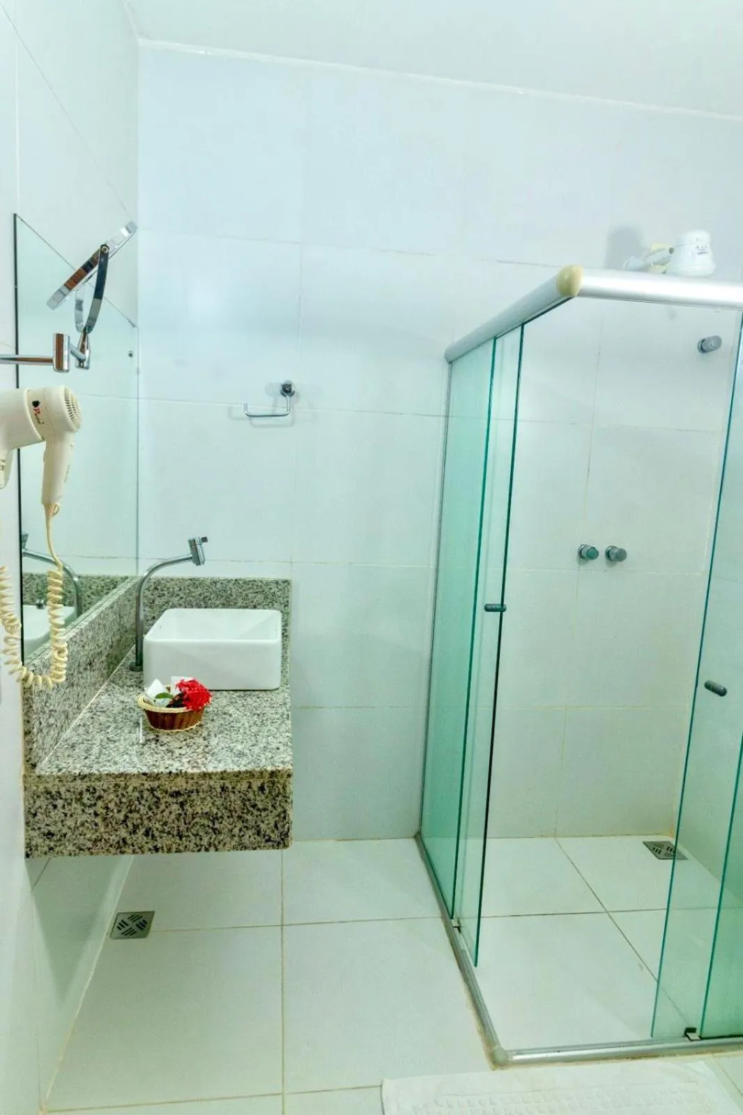 Bathroom in Hotel Karapitangui